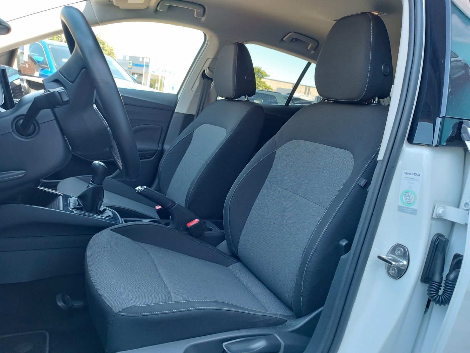 Fahrzeugabbildung SKODA Fabia Ambition 1,0 TSI 70 kW 5-Gang NAVI,SHZ,KAM