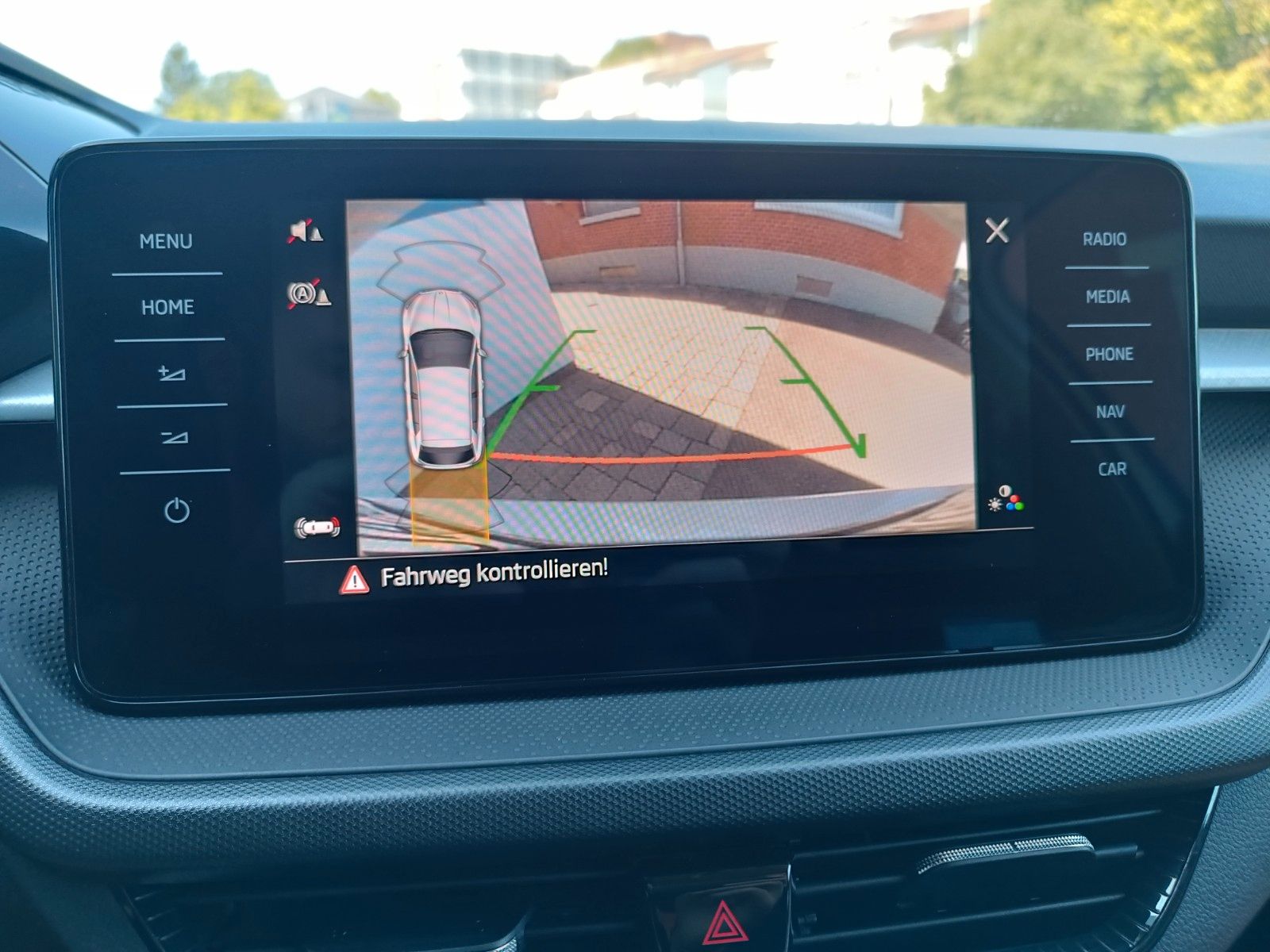 Fahrzeugabbildung SKODA Fabia Ambition 1,0 TSI 70 kW 5-Gang NAVI,SHZ,KAM