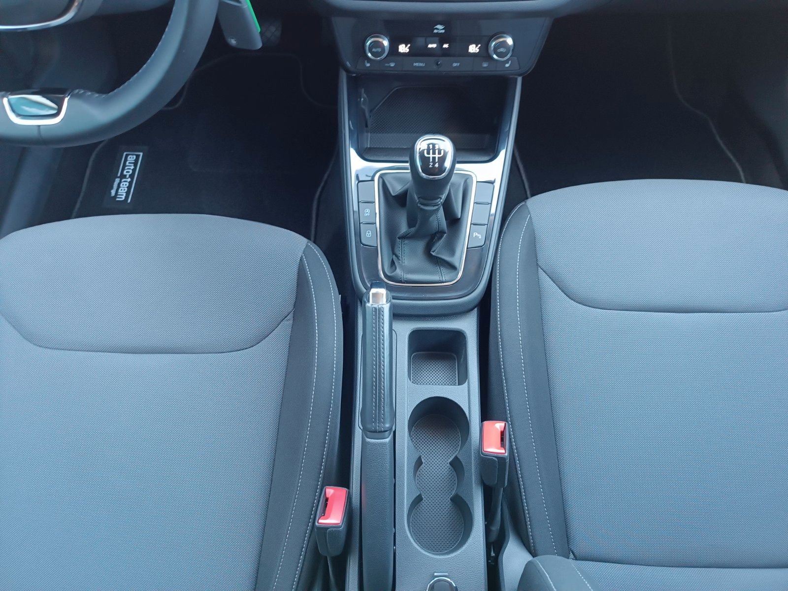 Fahrzeugabbildung SKODA Fabia Ambition 1,0 TSI 70 kW 5-Gang NAVI,SHZ,KAM