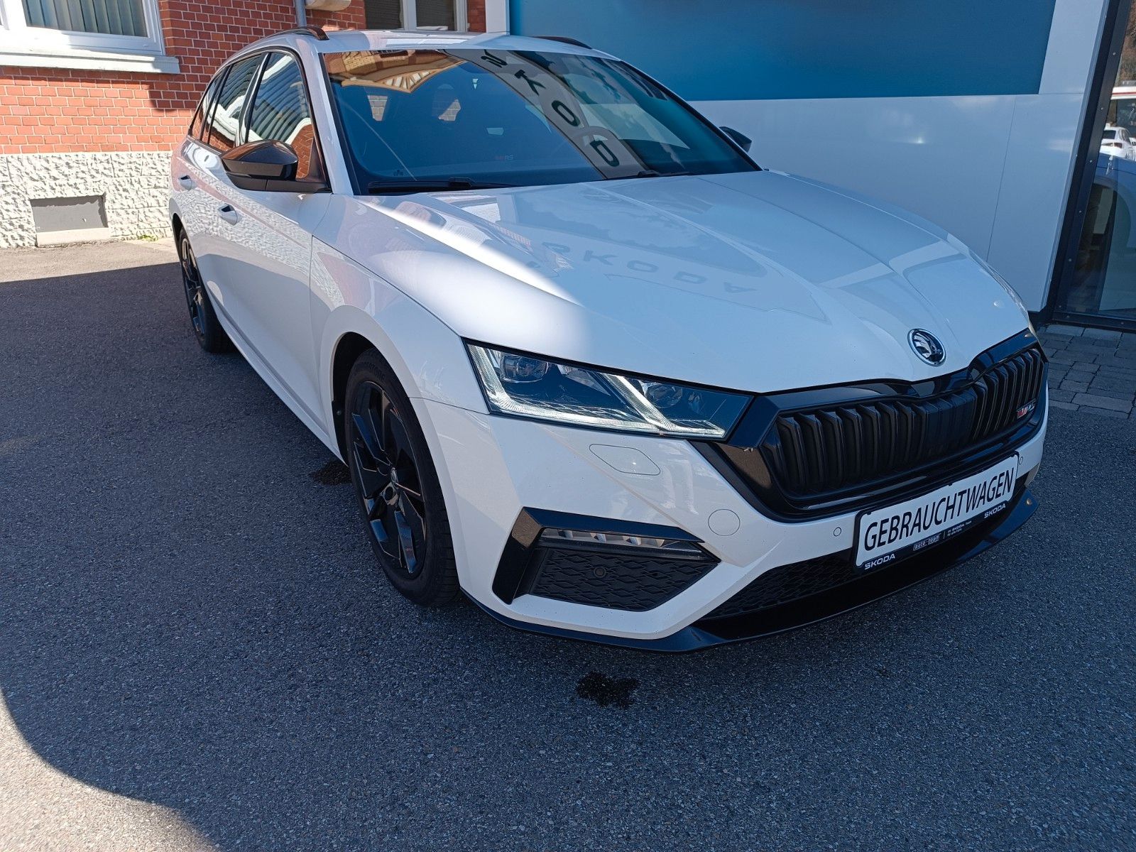 Fahrzeugabbildung SKODA Octavia Combi RS 2.0 TDI 147kW DSG ACC,