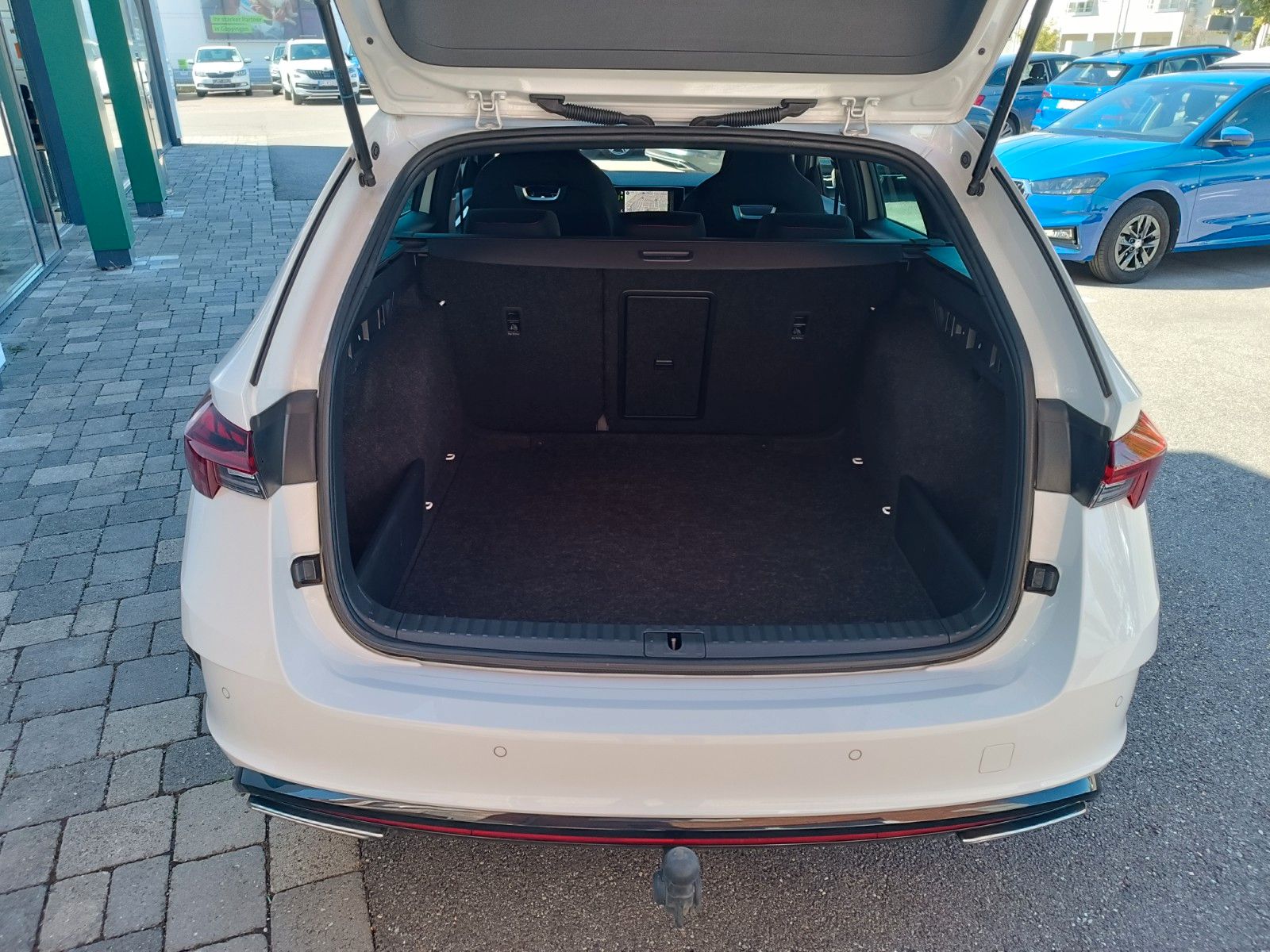Fahrzeugabbildung SKODA Octavia Combi RS 2.0 TDI 147kW DSG ACC,