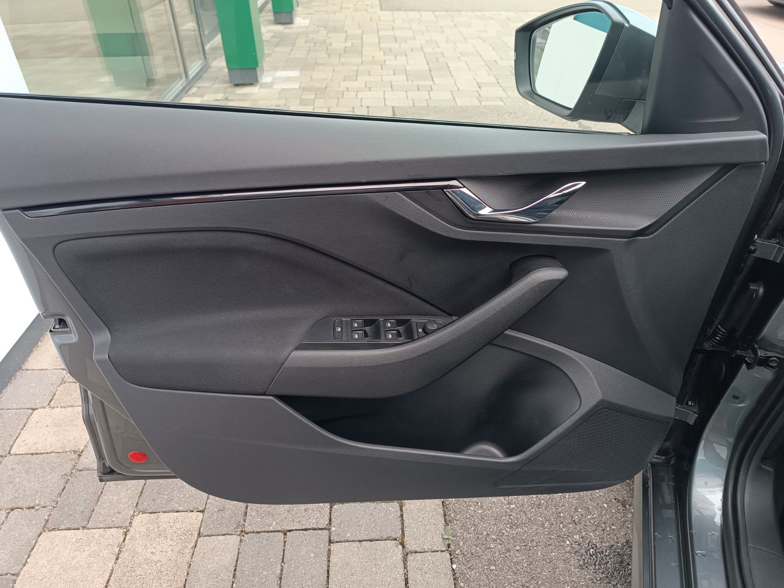 Fahrzeugabbildung SKODA Kamiq Essence 1.0 TSI 70kW SHZ, FSE, LED, PDC
