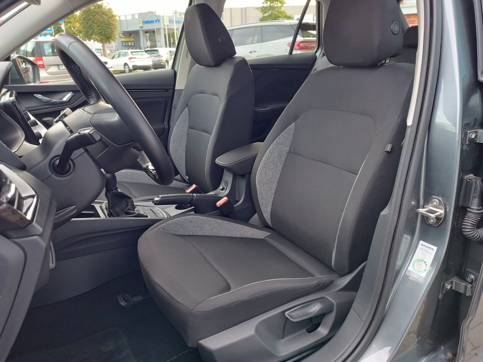 Fahrzeugabbildung SKODA Kamiq Essence 1.0 TSI 70kW SHZ, FSE, LED, PDC
