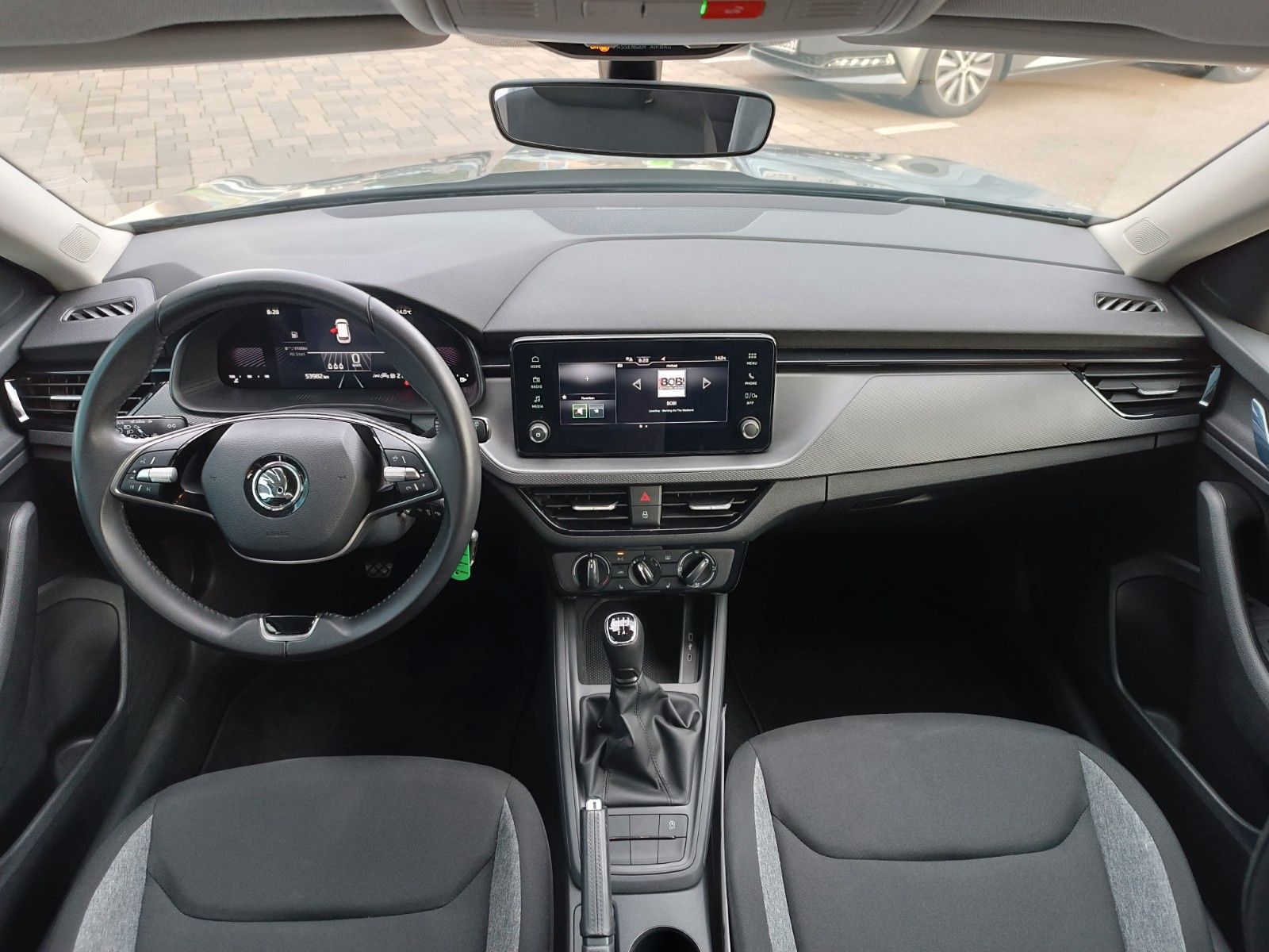 Fahrzeugabbildung SKODA Kamiq Essence 1.0 TSI 70kW SHZ, FSE, LED, PDC