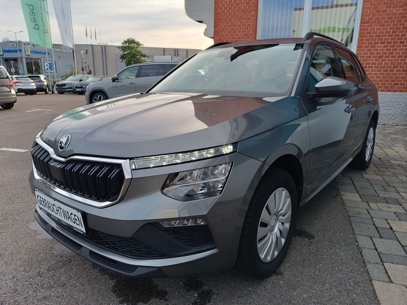 Fahrzeugabbildung SKODA Kamiq Essence 1.0 TSI 70kW SHZ, FSE, LED, PDC