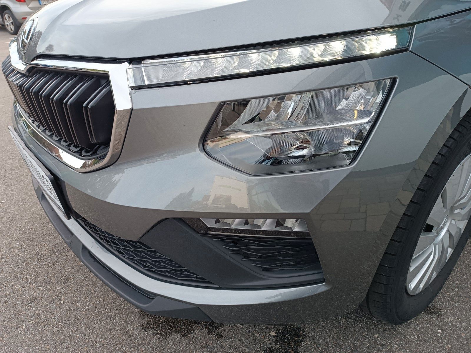 Fahrzeugabbildung SKODA Kamiq Essence 1.0 TSI 70kW SHZ, FSE, LED, PDC