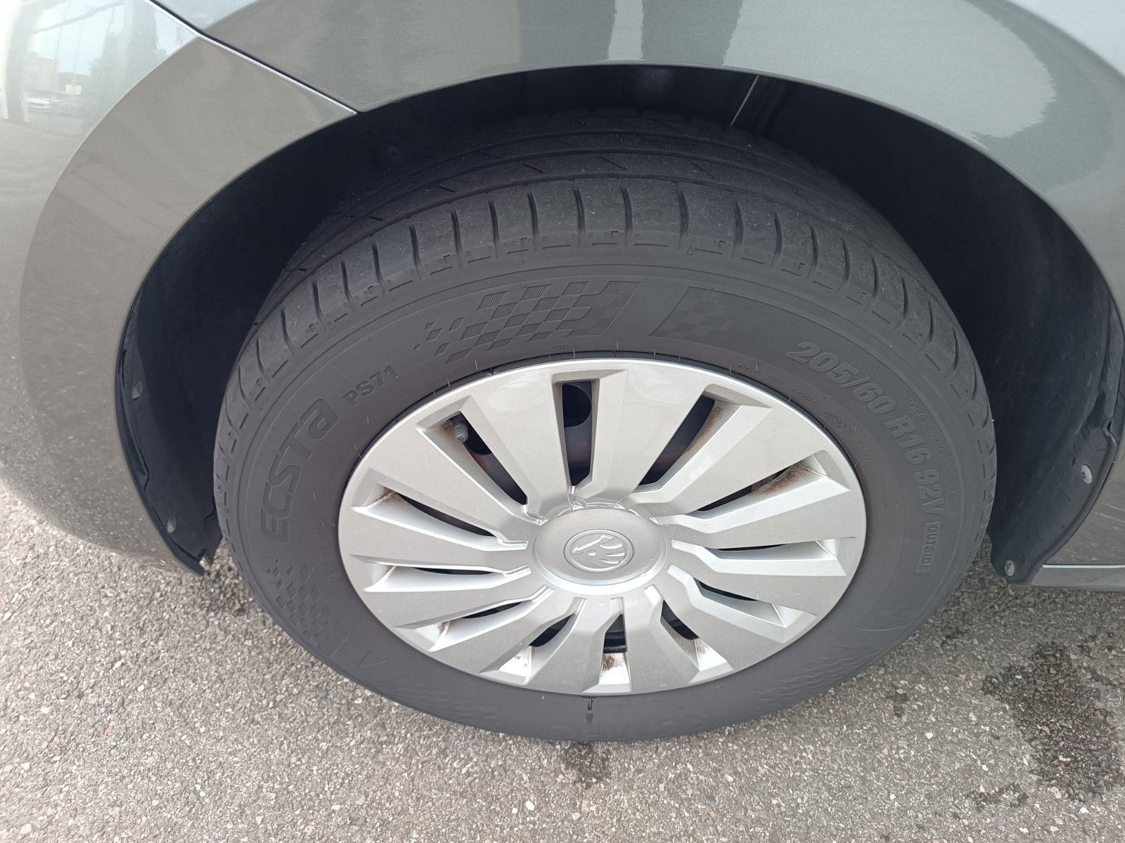 Fahrzeugabbildung SKODA Kamiq Essence 1.0 TSI 70kW SHZ, FSE, LED, PDC