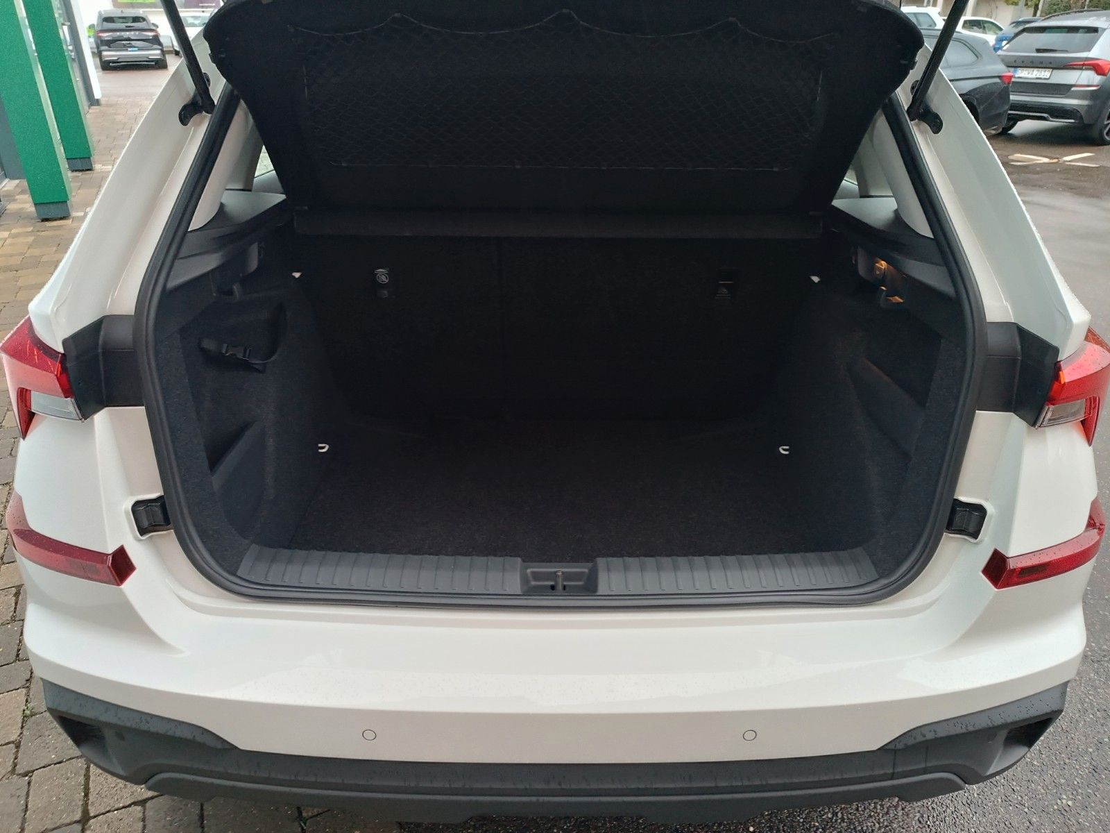 Fahrzeugabbildung SKODA Kamiq Essence 1.0 TSI 70kW SHZ, BLUETOOTH, LED