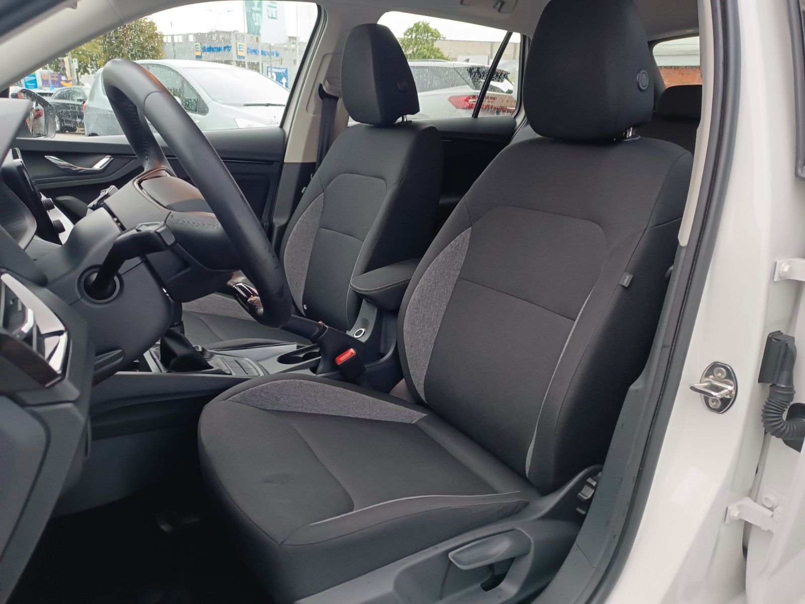 Fahrzeugabbildung SKODA Kamiq Essence 1.0 TSI 70kW SHZ, BLUETOOTH, LED