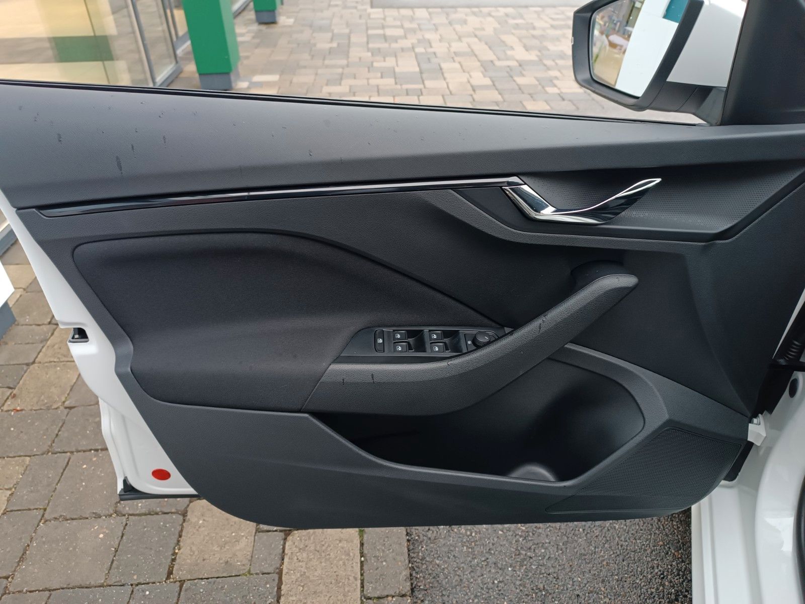 Fahrzeugabbildung SKODA Kamiq Essence 1.0 TSI 70kW SHZ, BLUETOOTH, LED