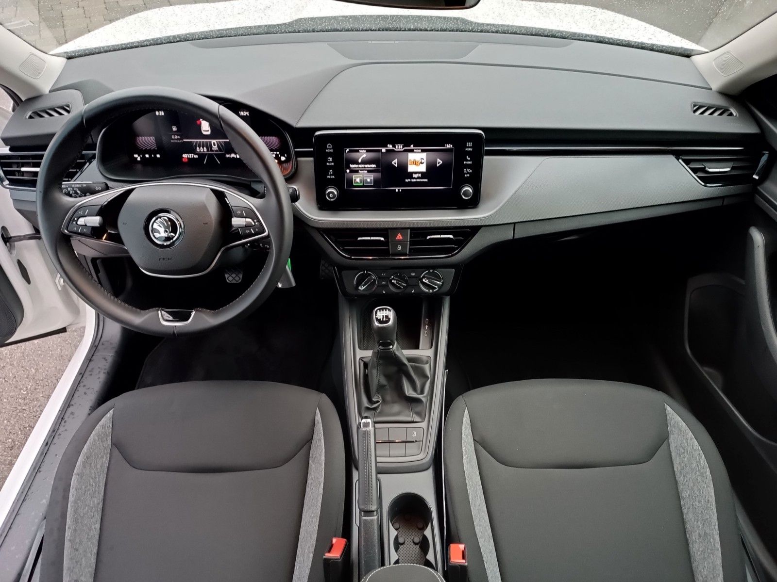 Fahrzeugabbildung SKODA Kamiq Essence 1.0 TSI 70kW SHZ, BLUETOOTH, LED