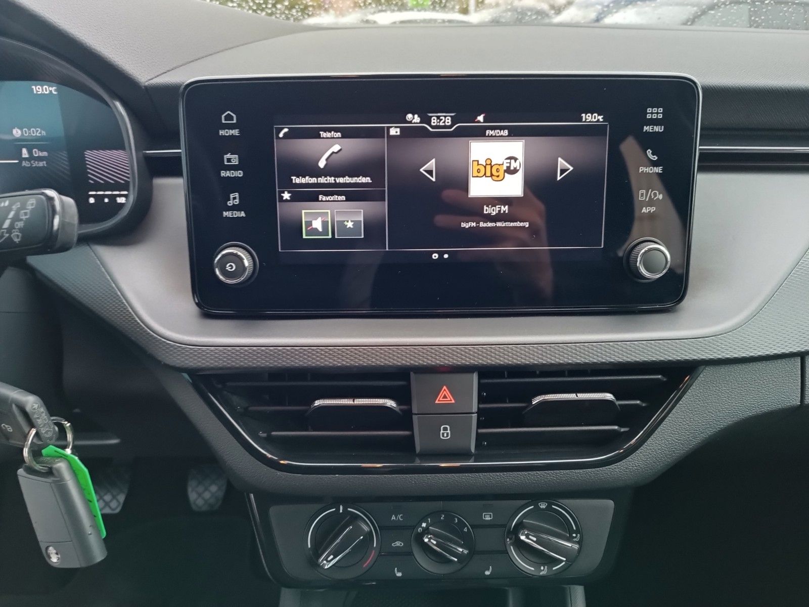Fahrzeugabbildung SKODA Kamiq Essence 1.0 TSI 70kW SHZ, BLUETOOTH, LED