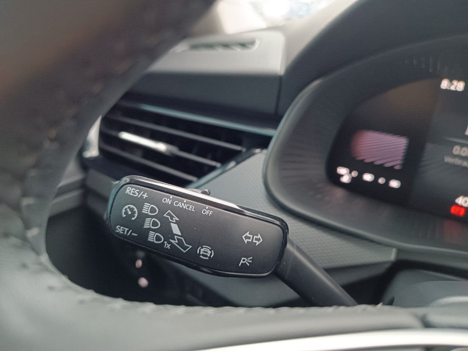 Fahrzeugabbildung SKODA Kamiq Essence 1.0 TSI 70kW SHZ, BLUETOOTH, LED