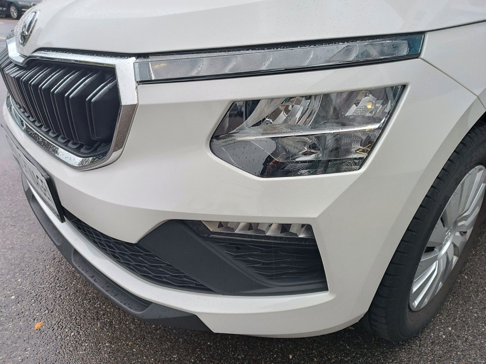 Fahrzeugabbildung SKODA Kamiq Essence 1.0 TSI 70kW SHZ, BLUETOOTH, LED