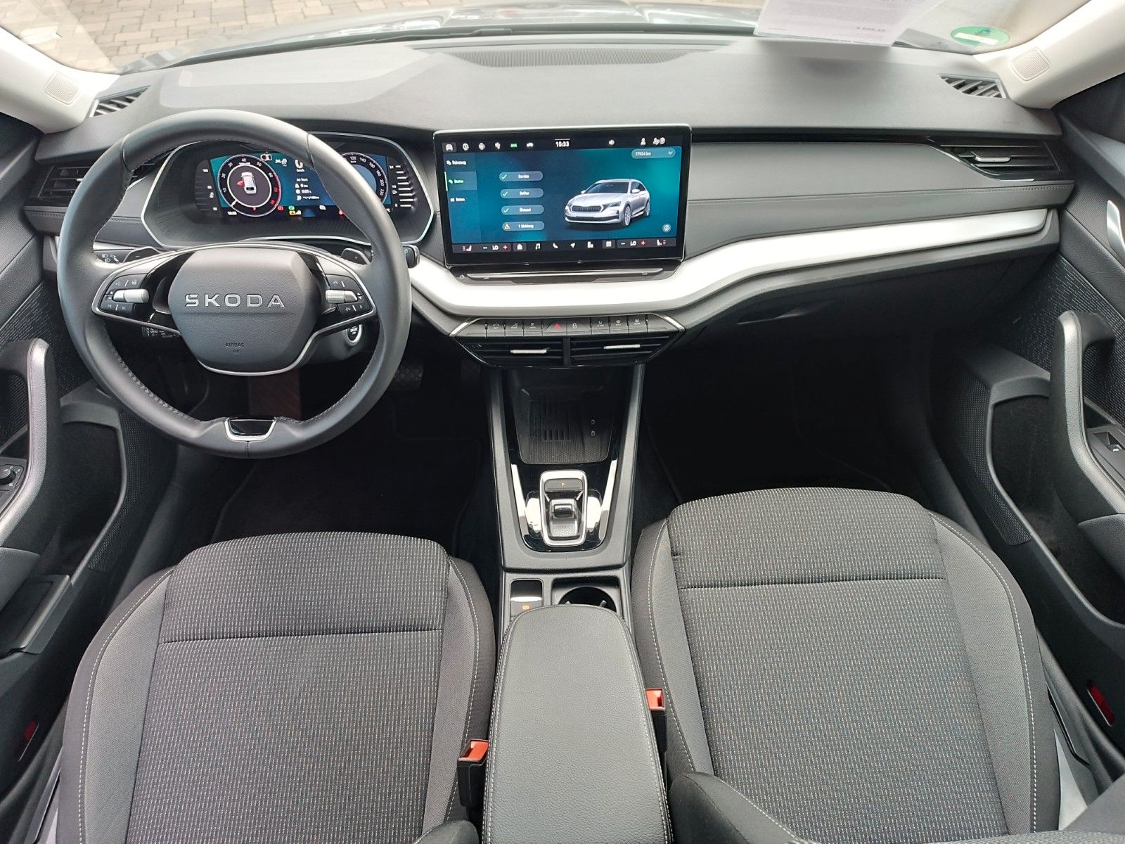 Fahrzeugabbildung SKODA Octavia Combi Selection 1,5 TSI mHEV 110 kW DSG