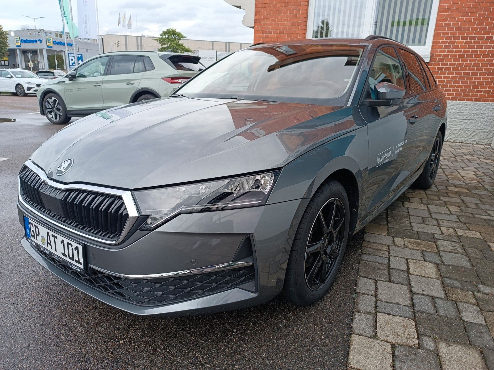 Fahrzeugabbildung SKODA Octavia Combi Selection 1,5 TSI mHEV 110 kW DSG