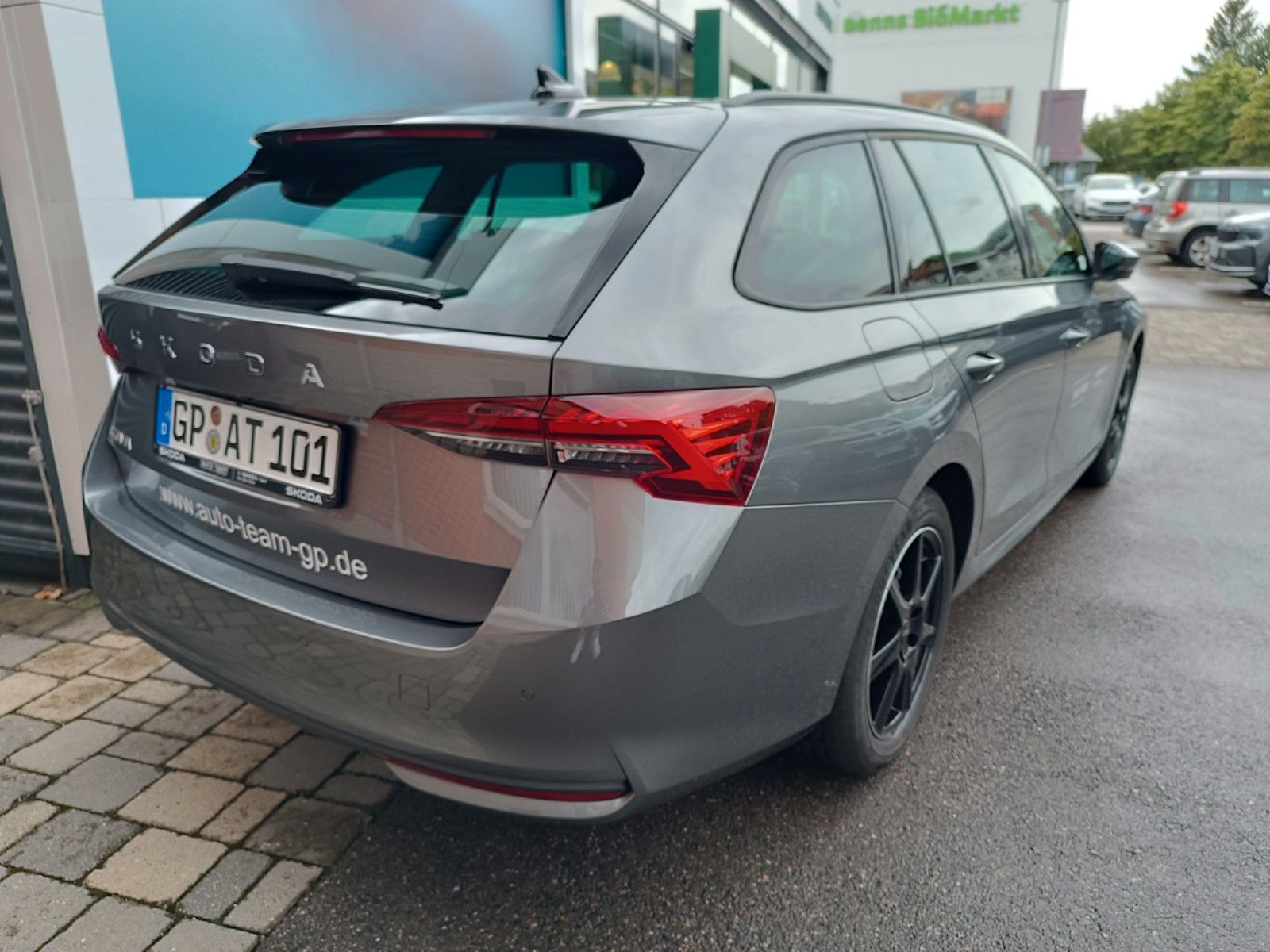 Fahrzeugabbildung SKODA Octavia Combi Selection 1,5 TSI mHEV 110 kW DSG