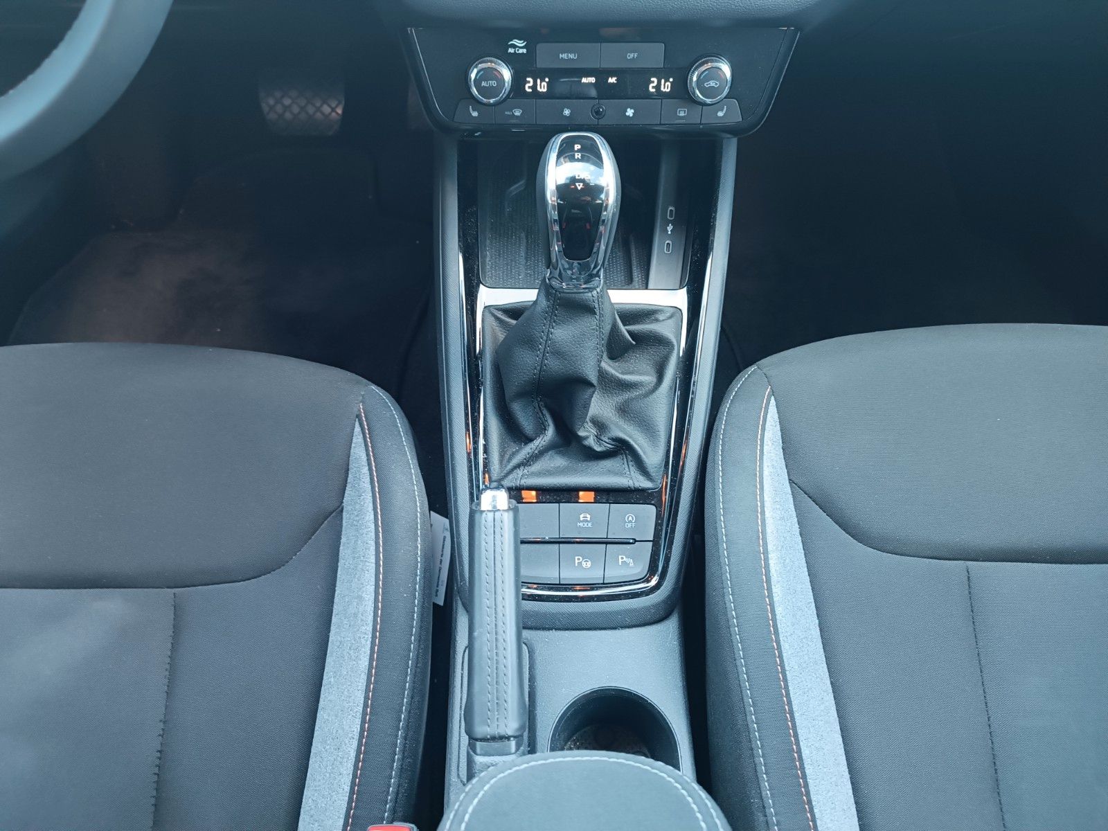 Fahrzeugabbildung SKODA Scala Selection 1.0 TSI, DSG, AHK, SH,SMART-L