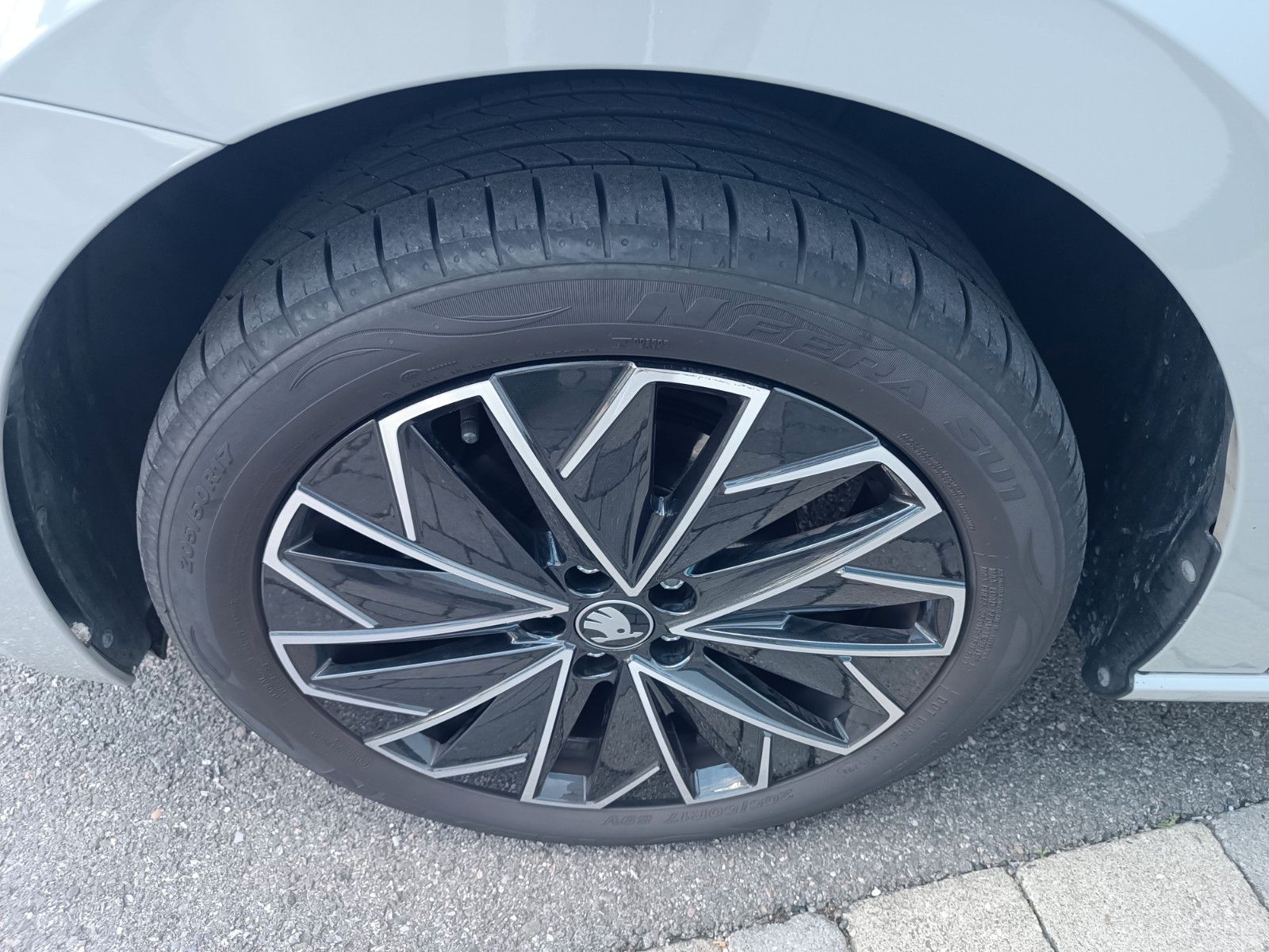 Fahrzeugabbildung SKODA Scala Selection 1.0 TSI, DSG, AHK, SH,SMART-L