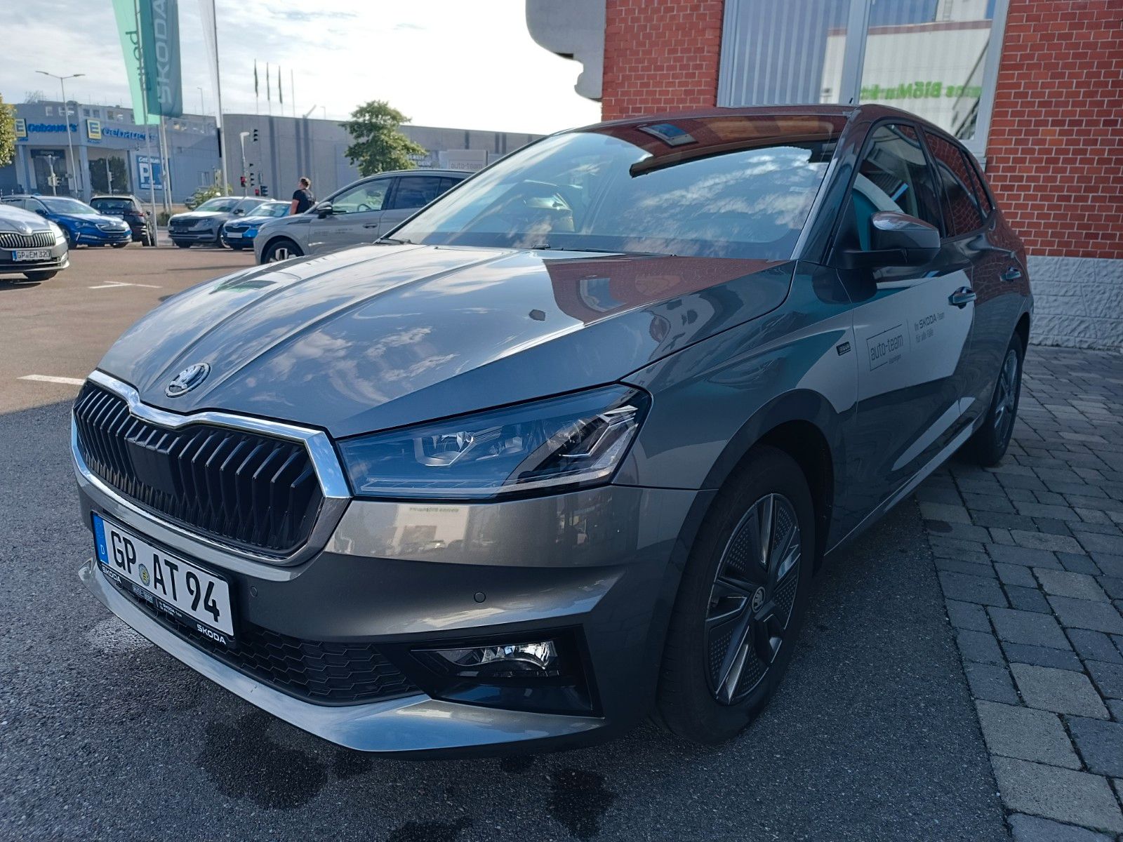 Fahrzeugabbildung SKODA Fabia Tour 1.0l TSI 85kW DSG LED,KAMERA,PDC,SHZ