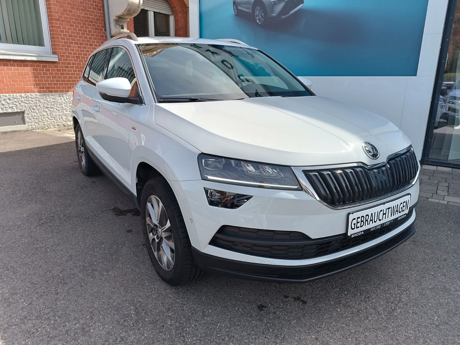 Fahrzeugabbildung SKODA Karoq Clever 2.0 TDI DSG 110kW 4x4 AHK, 360°