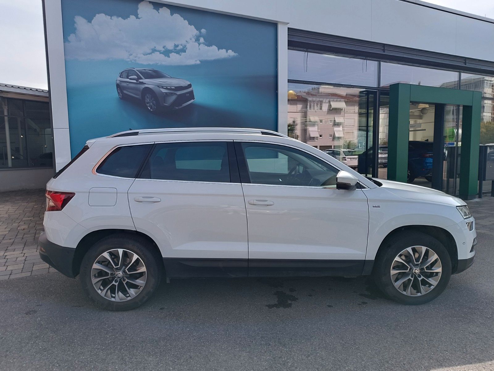 Fahrzeugabbildung SKODA Karoq Clever 2.0 TDI DSG 110kW 4x4 AHK, 360°