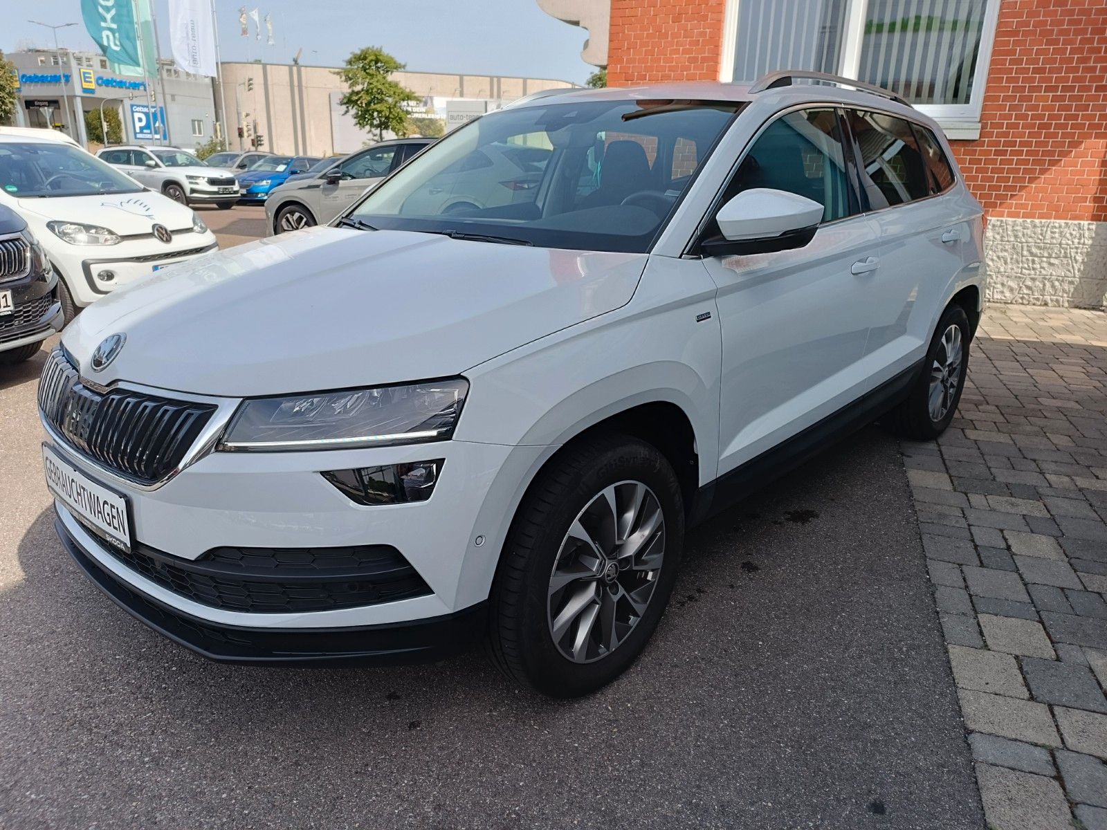 Fahrzeugabbildung SKODA Karoq Clever 2.0 TDI DSG 110kW 4x4 AHK, 360°