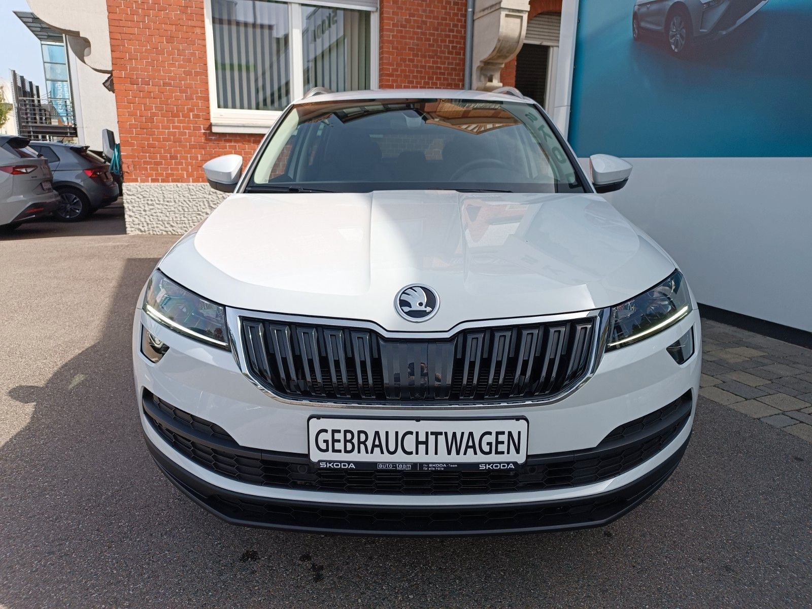 Fahrzeugabbildung SKODA Karoq Clever 2.0 TDI DSG 110kW 4x4 AHK, 360°