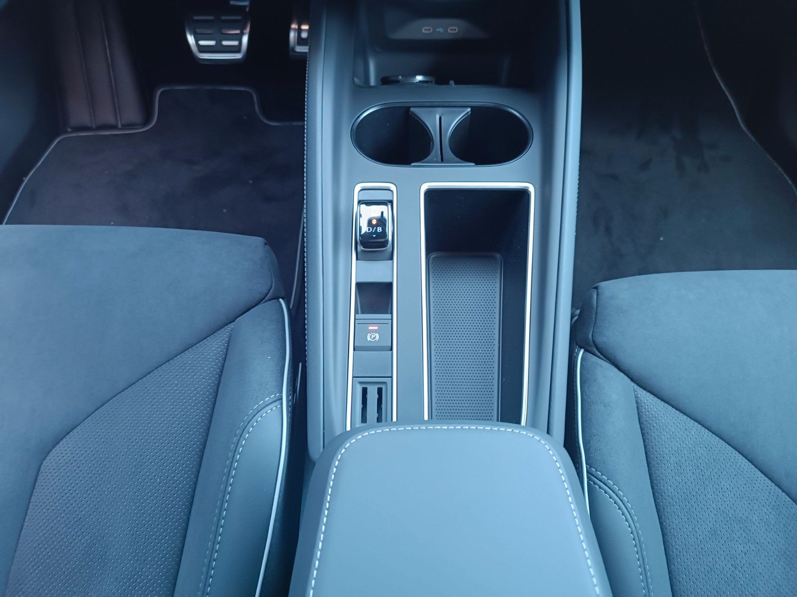 Fahrzeugabbildung SKODA Elroq Sportline 140kW MJ 2027 CANTON,HEAD-UP