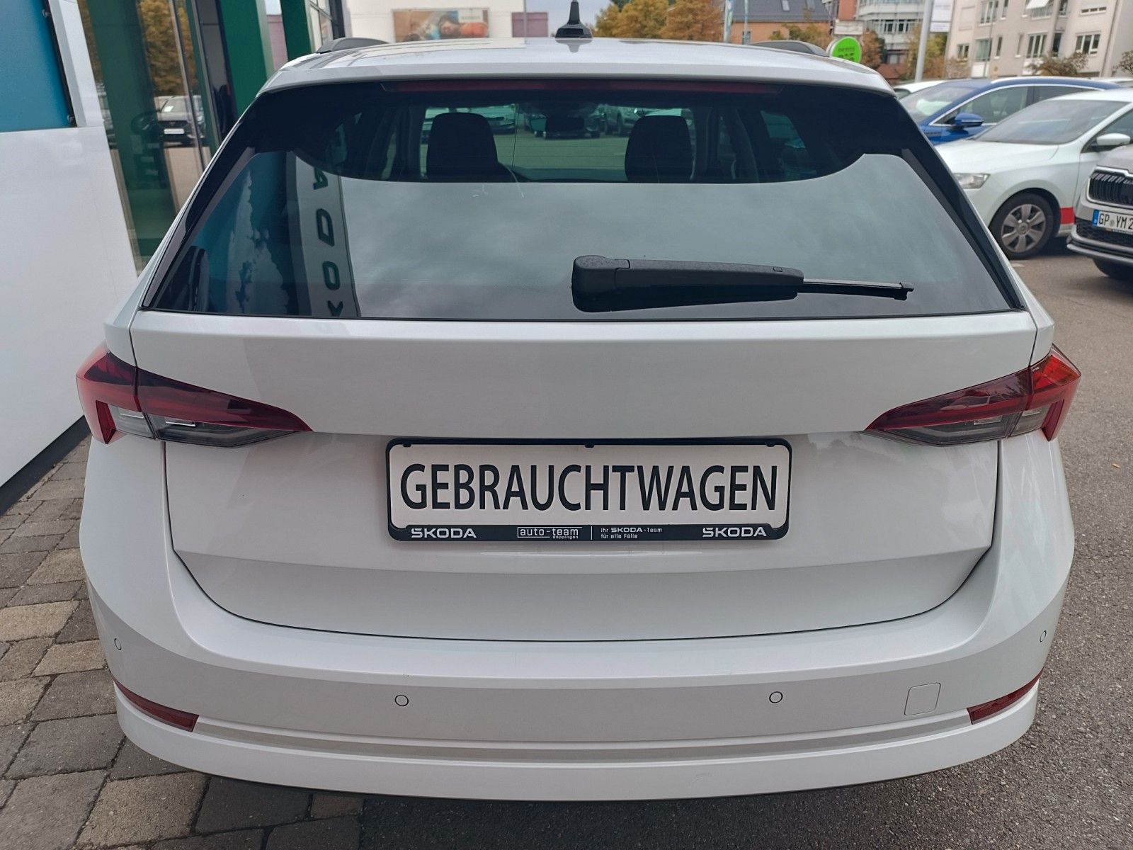 Fahrzeugabbildung SKODA Octavia Combi Tour 2.0 TDI DSG 110kW Standheiz.