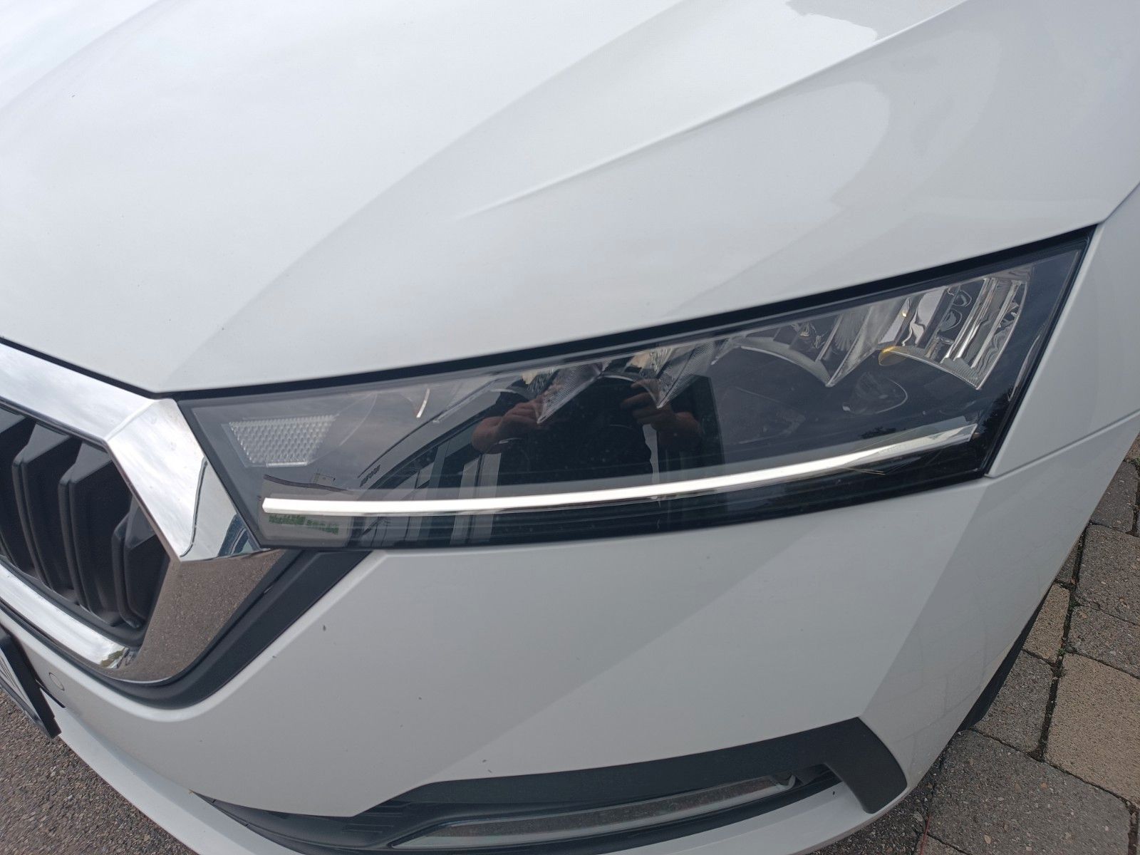 Fahrzeugabbildung SKODA Octavia Combi Tour 2.0 TDI DSG 110kW Standheiz.