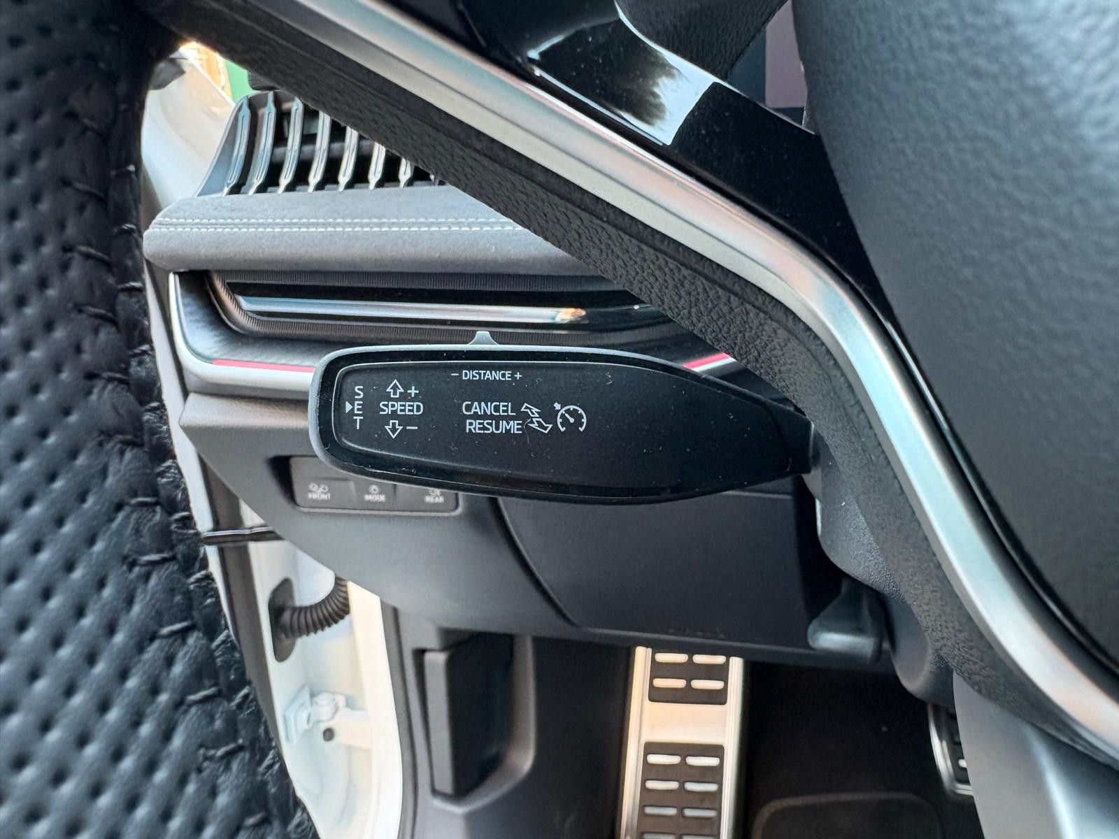 Fahrzeugabbildung SKODA Superb Combi Sportline 1.5 TSI iV AHK Headup