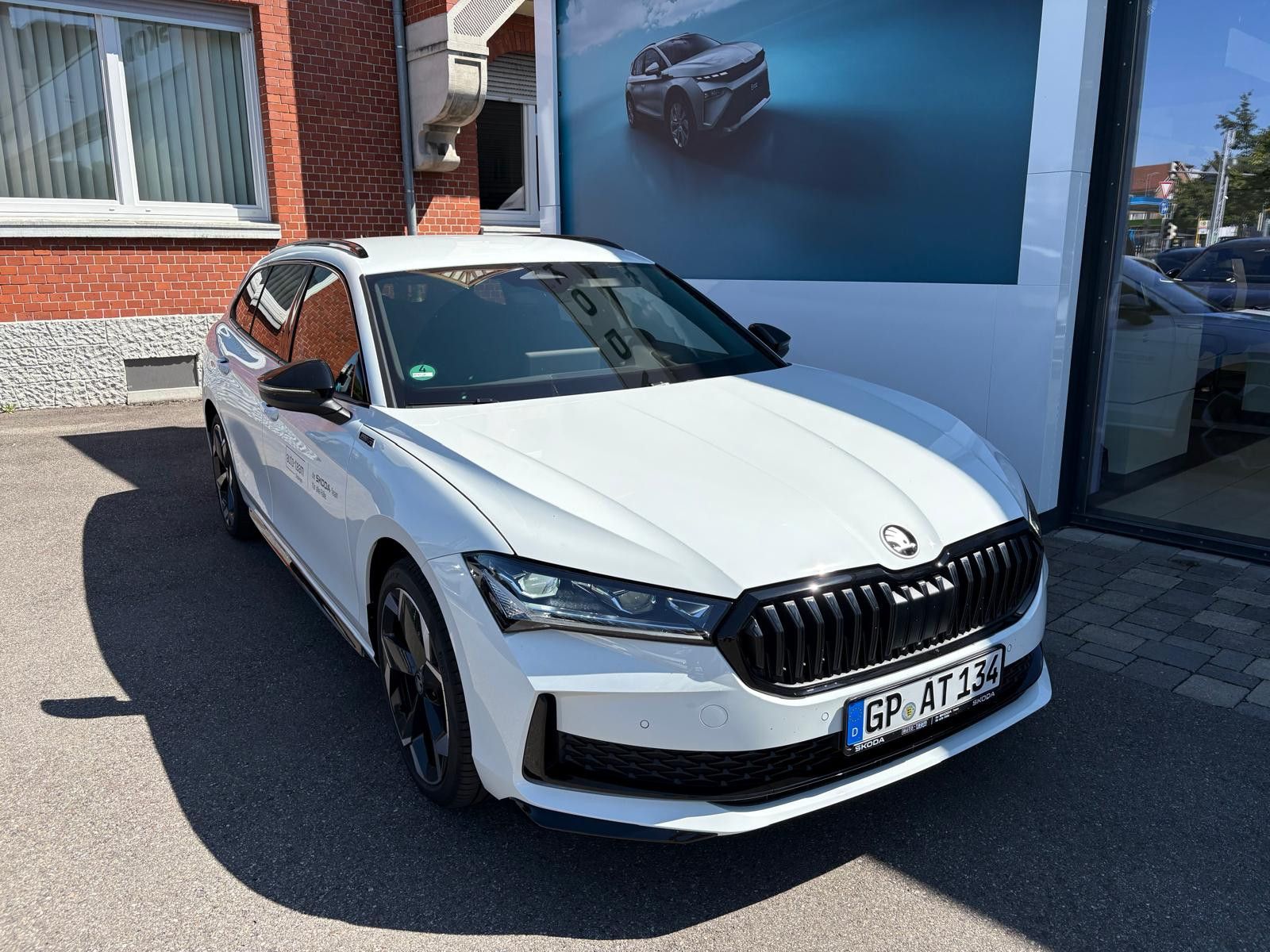 Fahrzeugabbildung SKODA Superb Combi Sportline 1.5 TSI iV AHK Headup