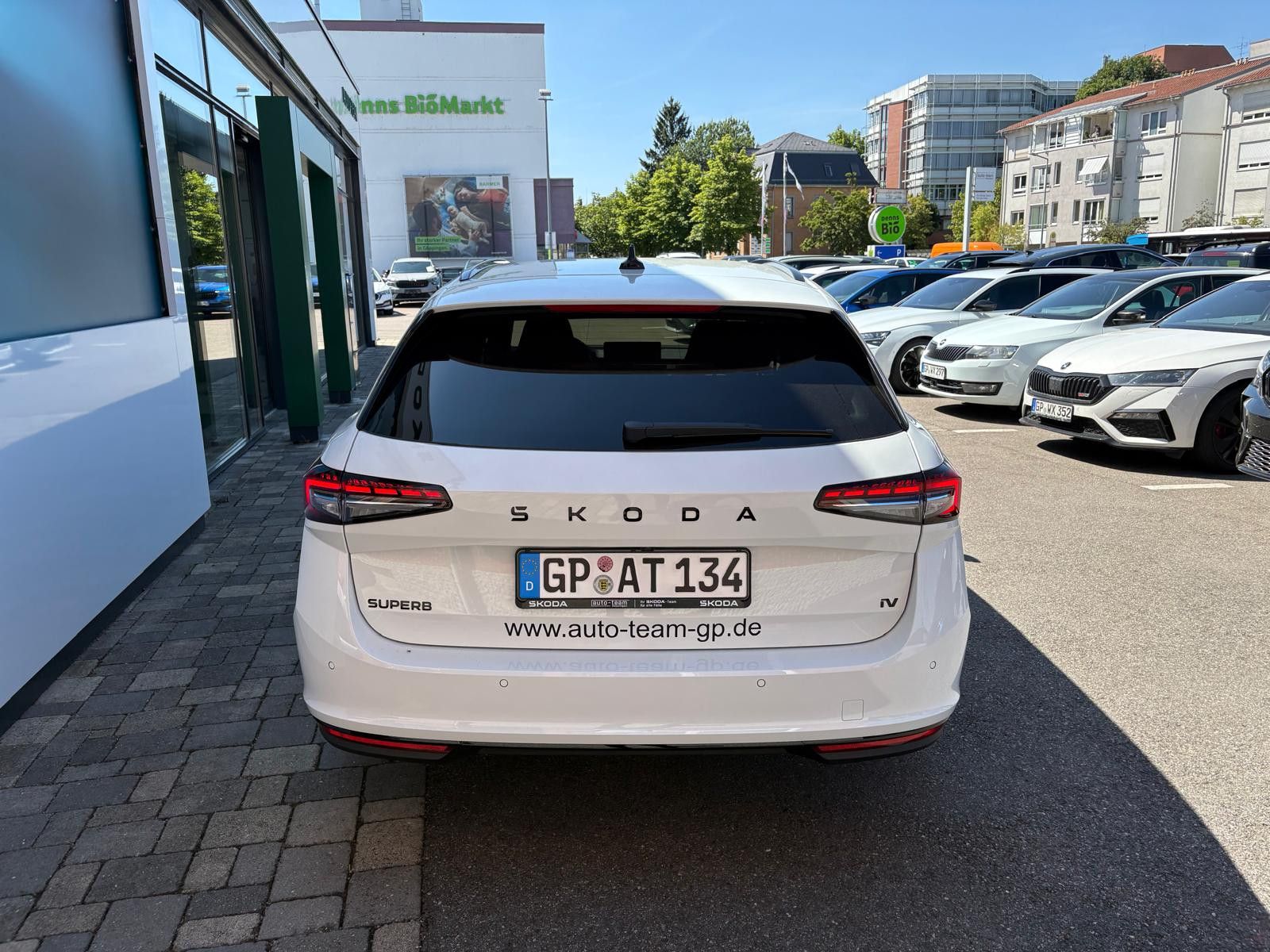 Fahrzeugabbildung SKODA Superb Combi Sportline 1.5 TSI iV AHK Headup