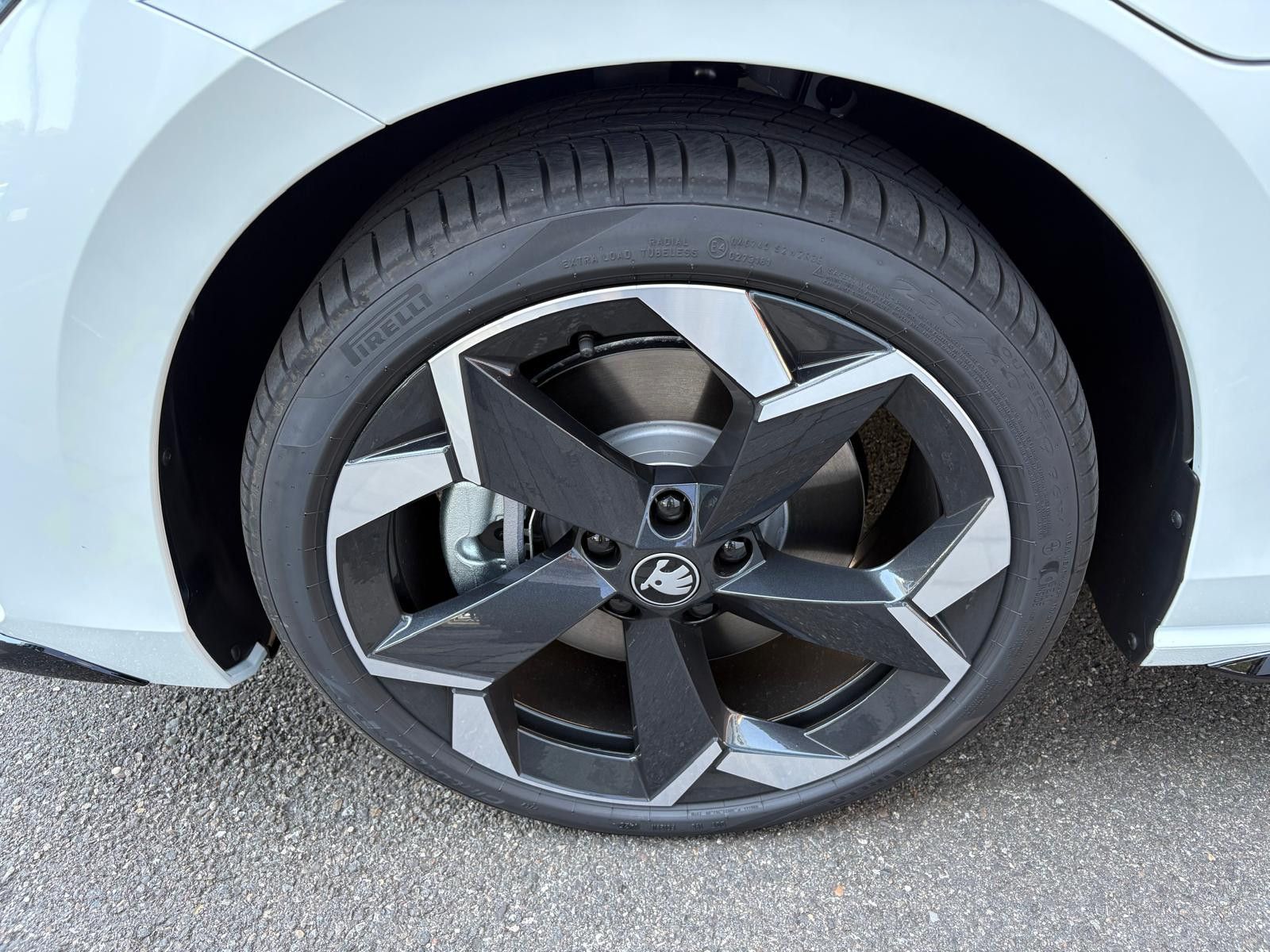 Fahrzeugabbildung SKODA Superb Combi Sportline 1.5 TSI iV AHK Headup