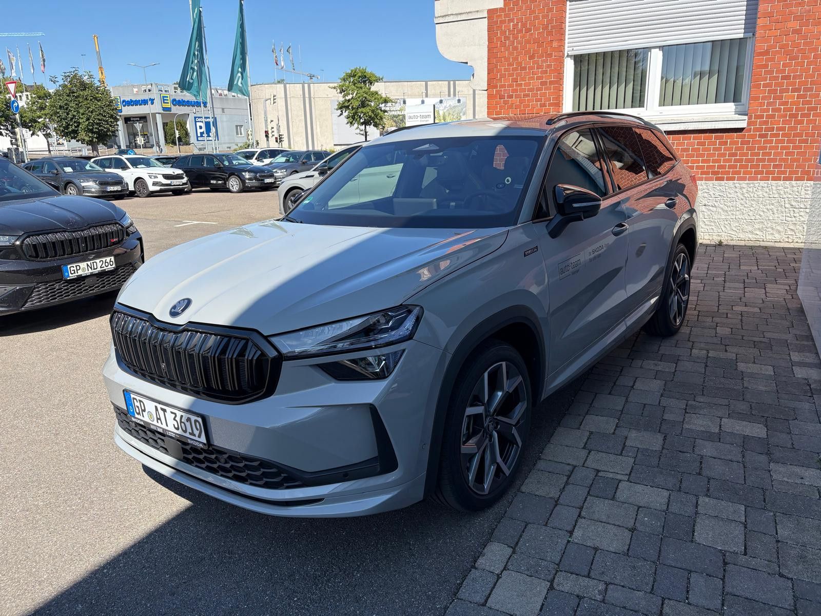 Fahrzeugabbildung SKODA Kodiaq Sportline 2.0 TDI DSG 4x4 Pano 7Sitz. AHK