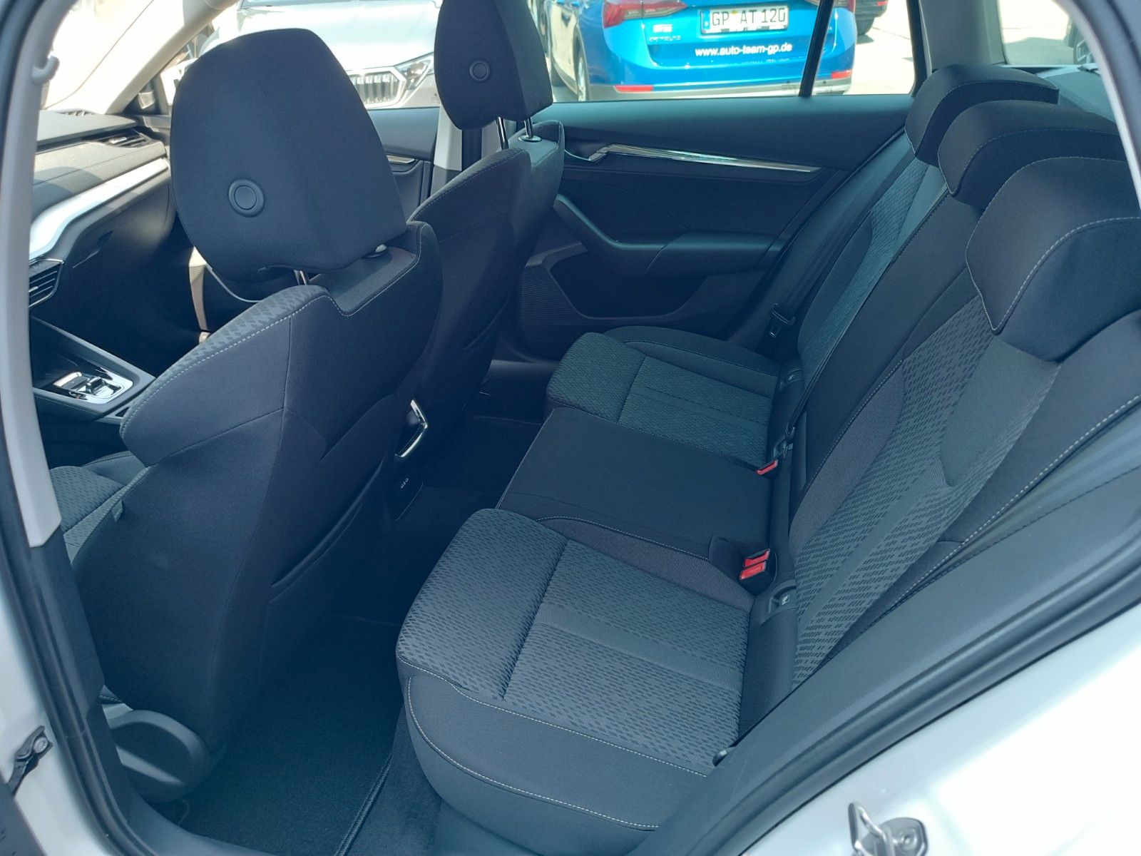 Fahrzeugabbildung SKODA Octavia Combi Style 2.0 TDI DSG NAV, LED