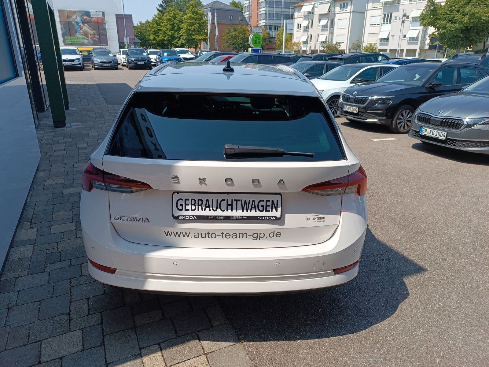 Fahrzeugabbildung SKODA Octavia Combi Style 2.0 TDI DSG NAV, LED