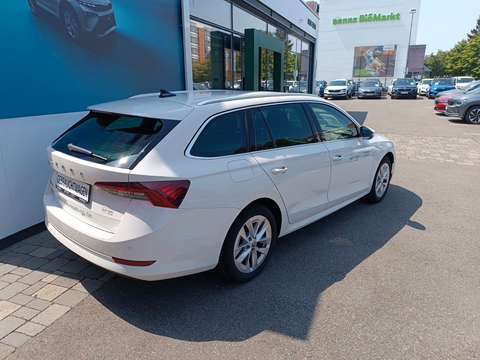 Fahrzeugabbildung SKODA Octavia Combi Style 2.0 TDI DSG NAV, LED