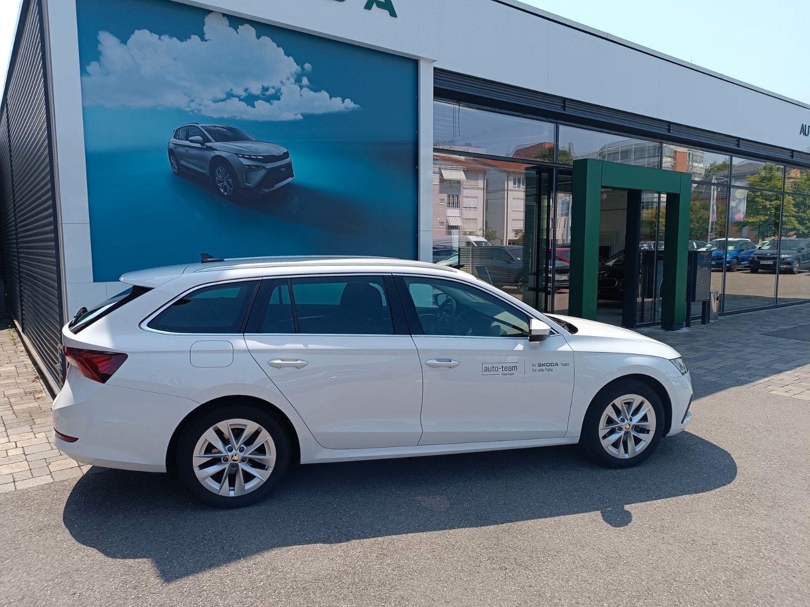 Fahrzeugabbildung SKODA Octavia Combi Style 2.0 TDI DSG NAV, LED