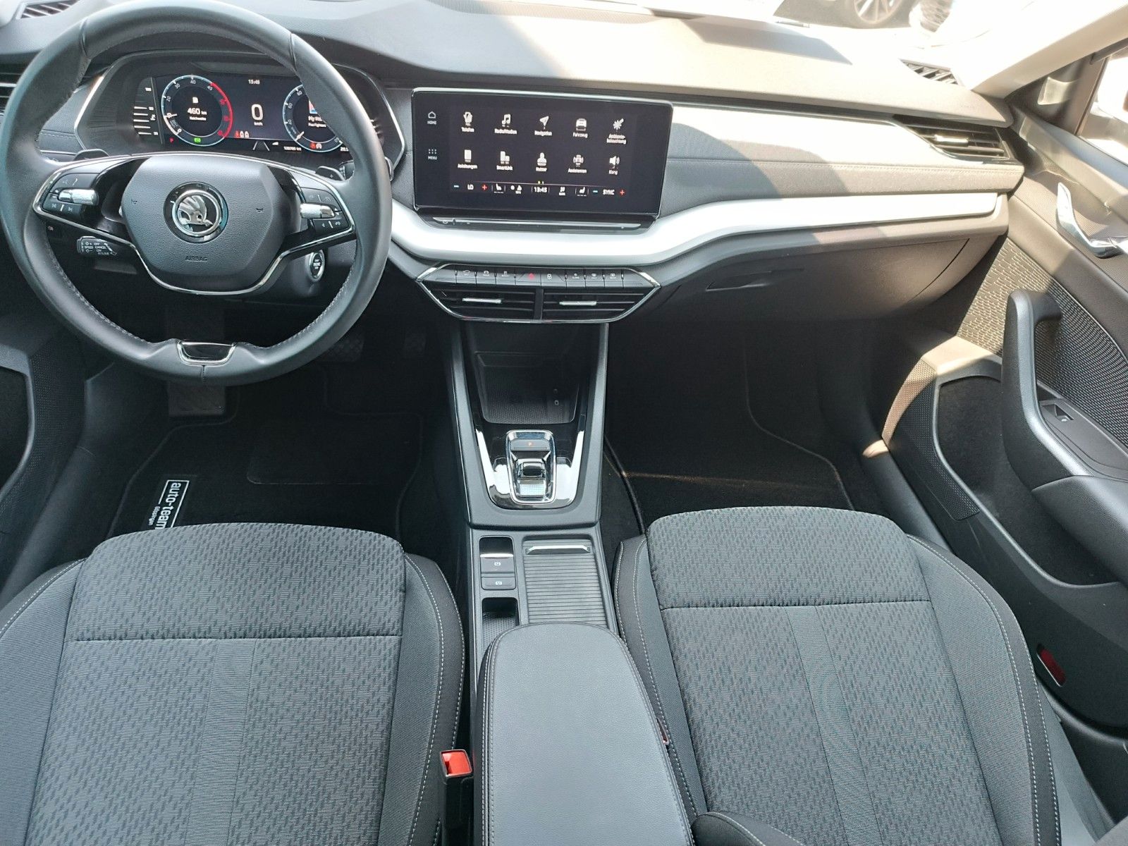 Fahrzeugabbildung SKODA Octavia Combi Style 2.0 TDI DSG NAV, LED