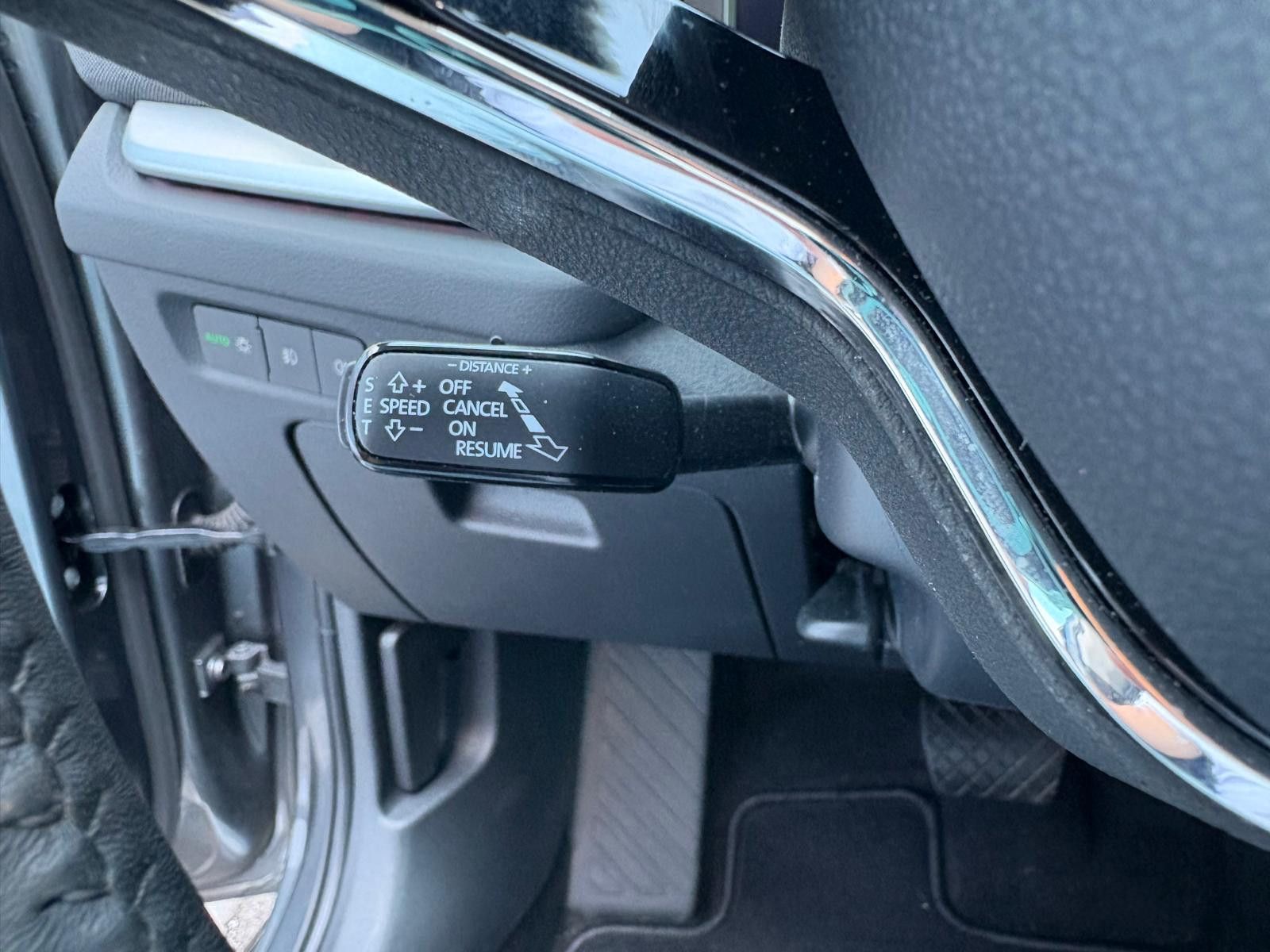 Fahrzeugabbildung SKODA Octavia Combi Style 2.0 TDI DSG AHK NAV ACC