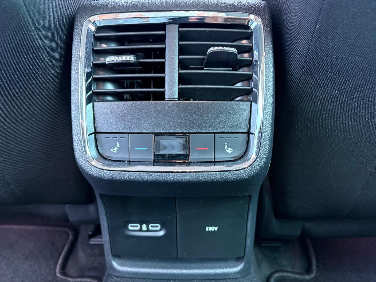 Fahrzeugabbildung SKODA Octavia Combi Style 2.0 TDI DSG AHK NAV ACC