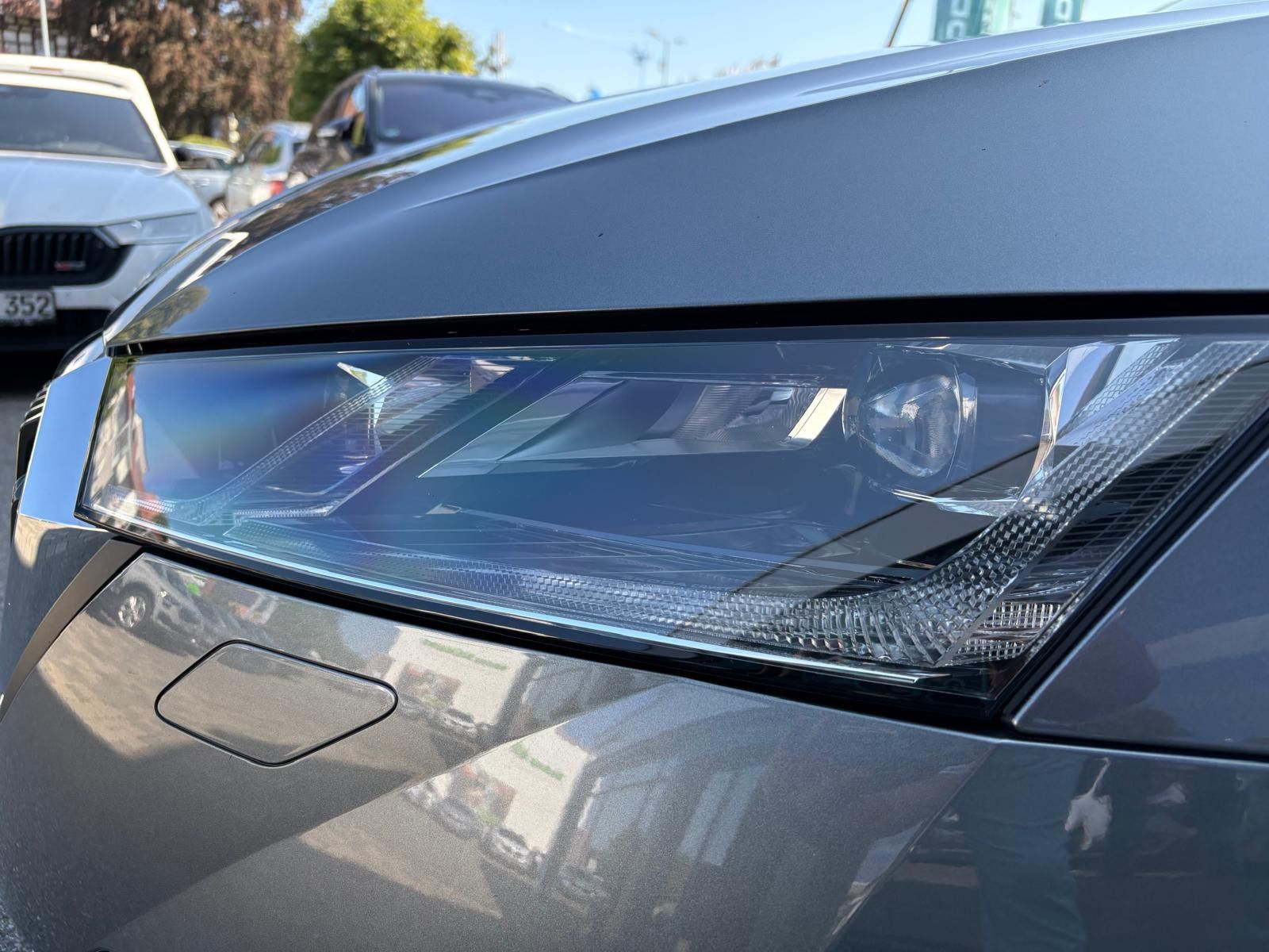 Fahrzeugabbildung SKODA Octavia Combi Style 2.0 TDI DSG AHK NAV ACC