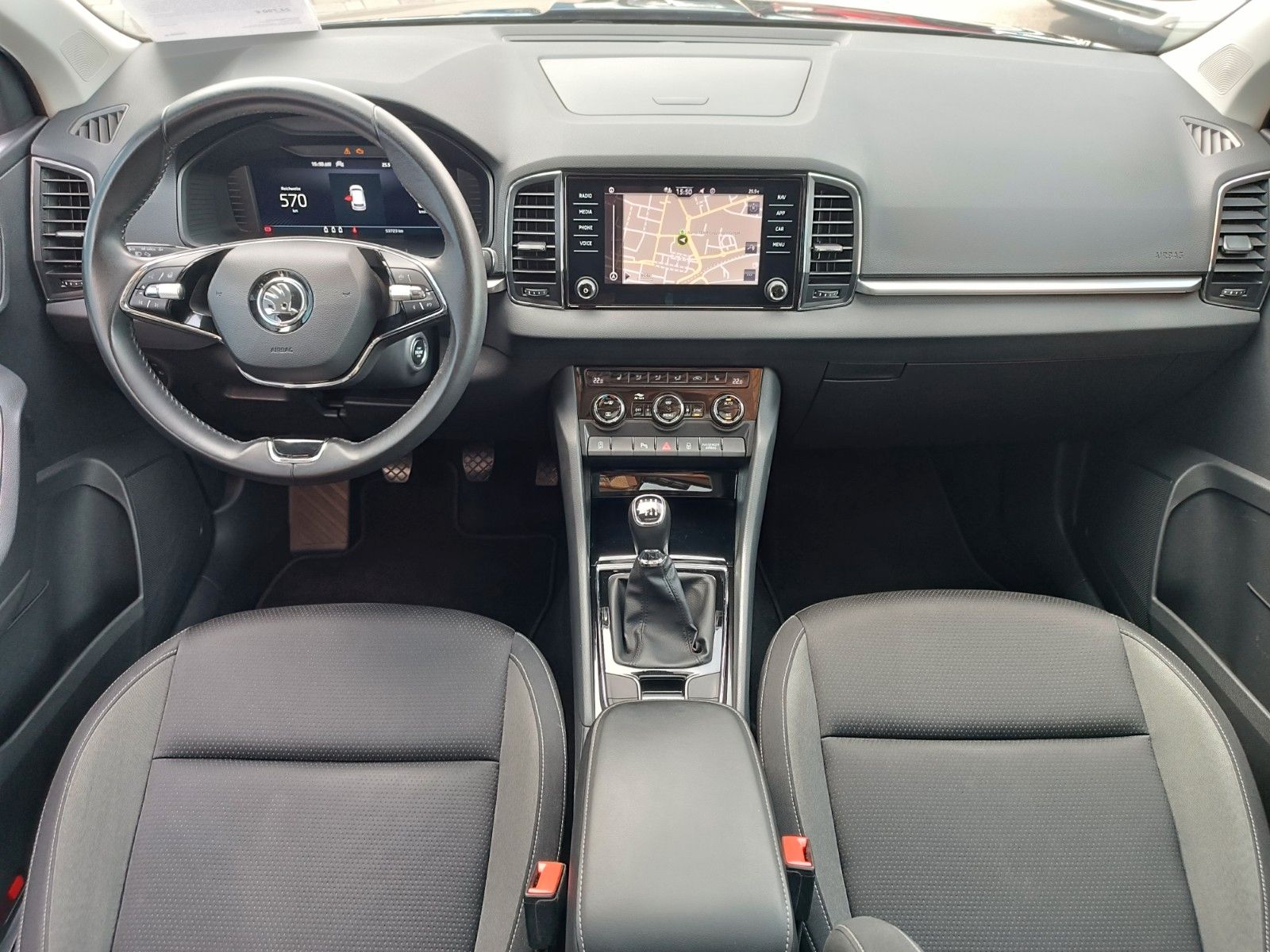 Fahrzeugabbildung SKODA Karoq Tour 2.0 TDI 85kW 6 Gang Schaltgetr. AHK