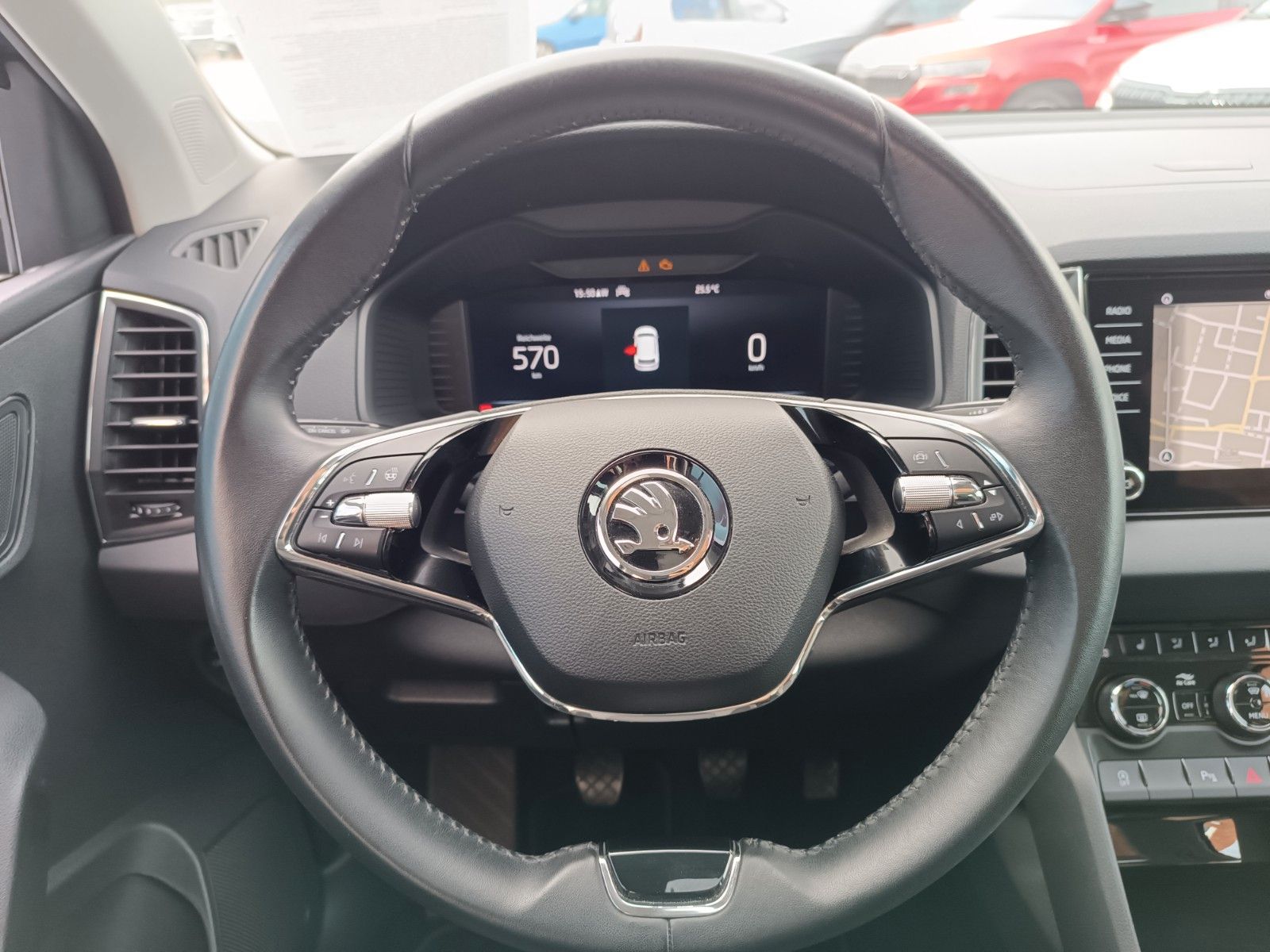 Fahrzeugabbildung SKODA Karoq Tour 2.0 TDI 85kW 6 Gang Schaltgetr. AHK