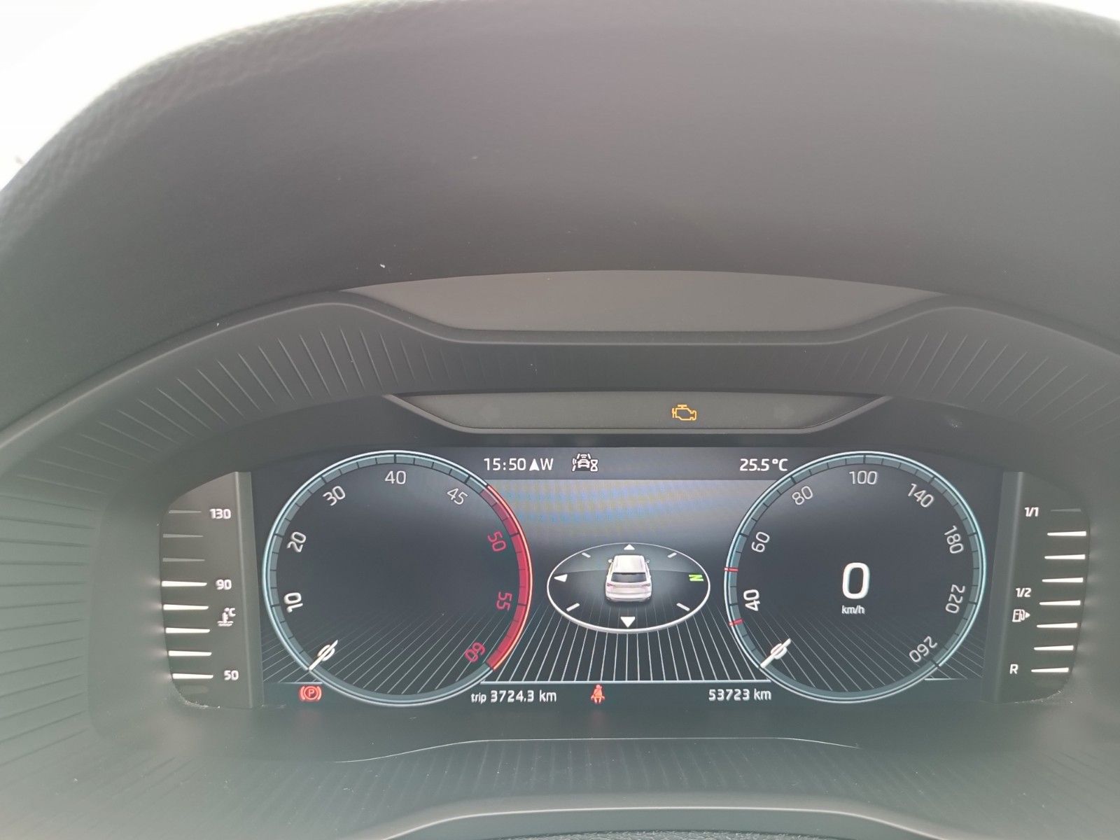 Fahrzeugabbildung SKODA Karoq Tour 2.0 TDI 85kW 6 Gang Schaltgetr. AHK