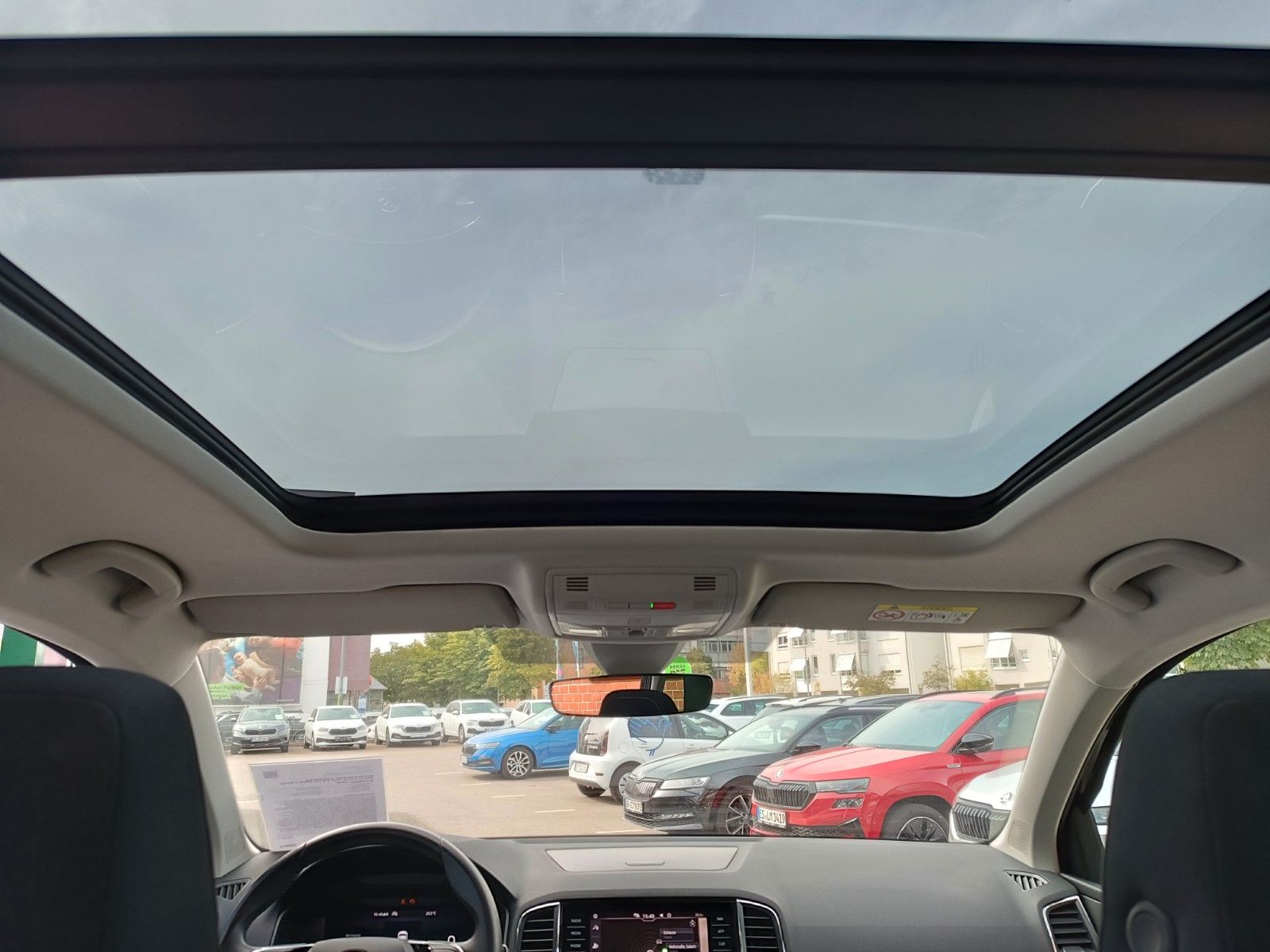 Fahrzeugabbildung SKODA Karoq Tour 2.0 TDI 85kW 6 Gang Schaltgetr. AHK