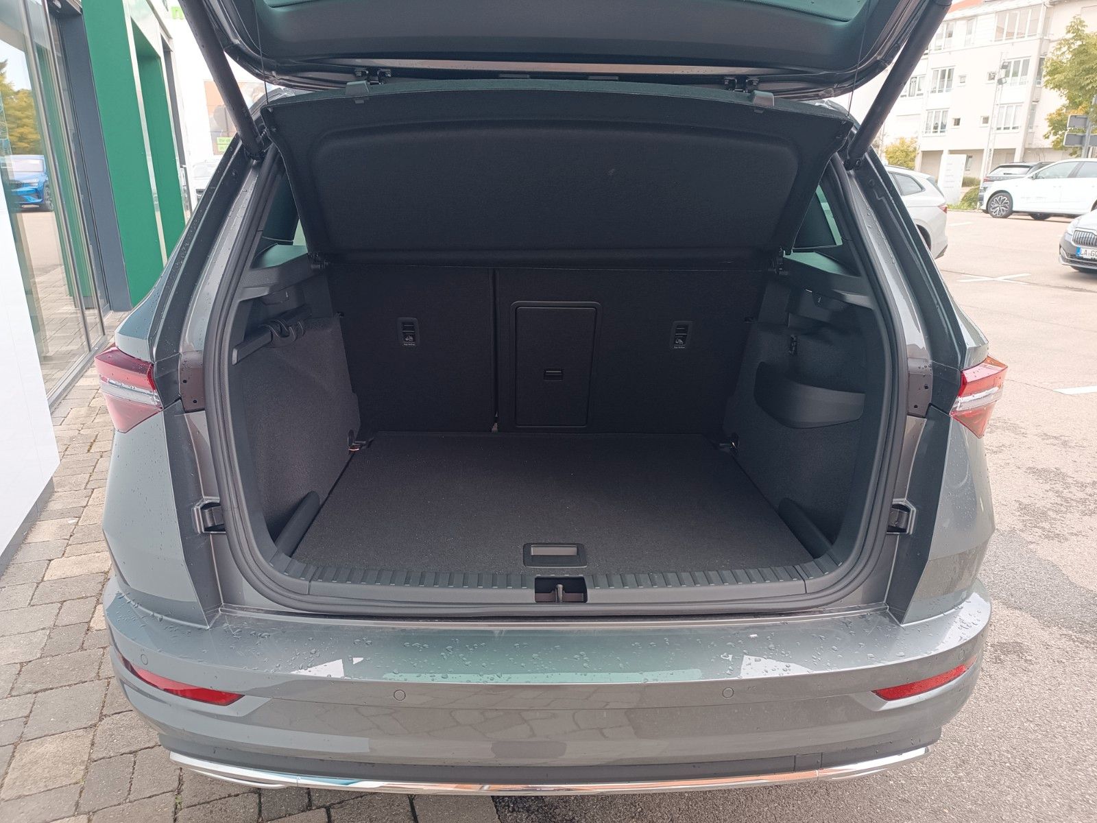 Fahrzeugabbildung SKODA Karoq Sportline 2.0 TDI, DSG, ACC, AHK, SH, PDC