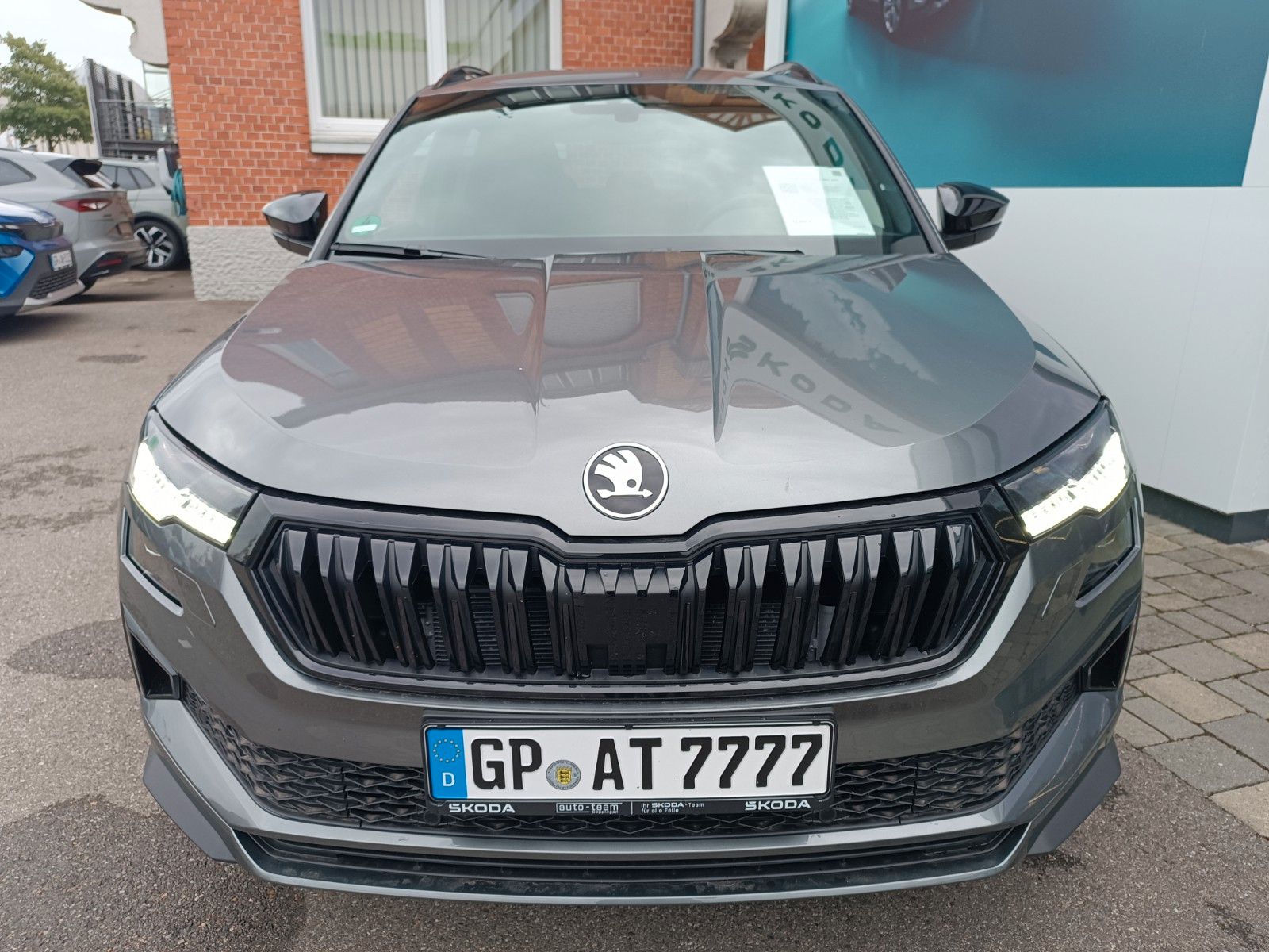 Fahrzeugabbildung SKODA Karoq Sportline 2.0 TDI, DSG, ACC, AHK, SH, PDC